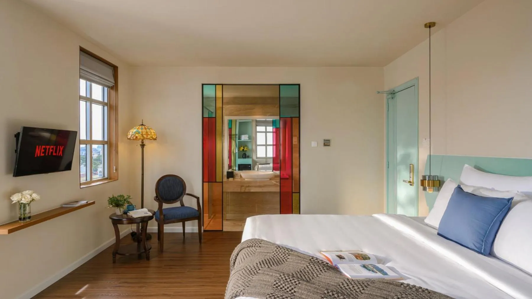 Living room, Bed in M Village Hotel Tao Đàn Park