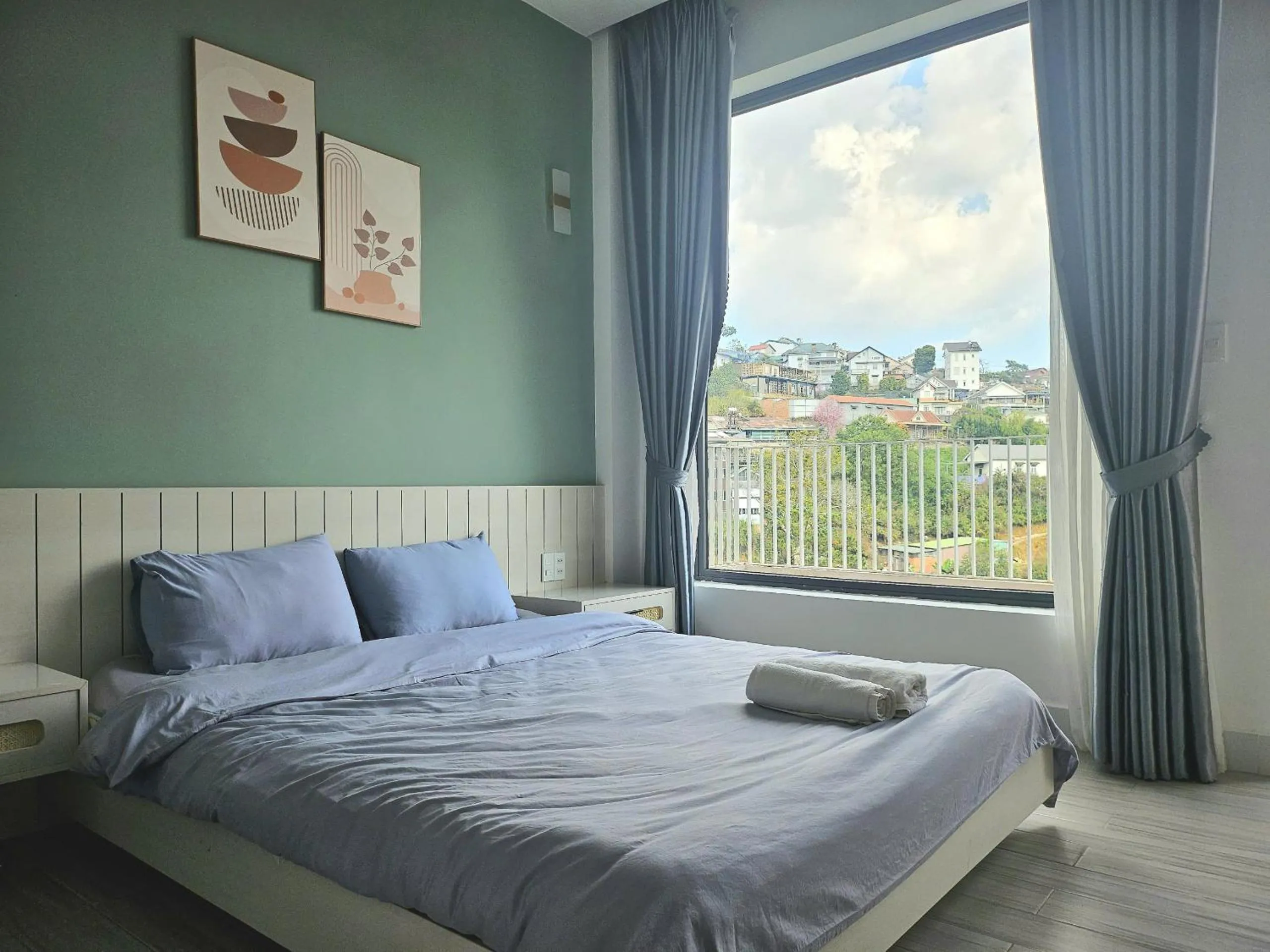 Property building, Bed in Flower Home KHE SANH 1