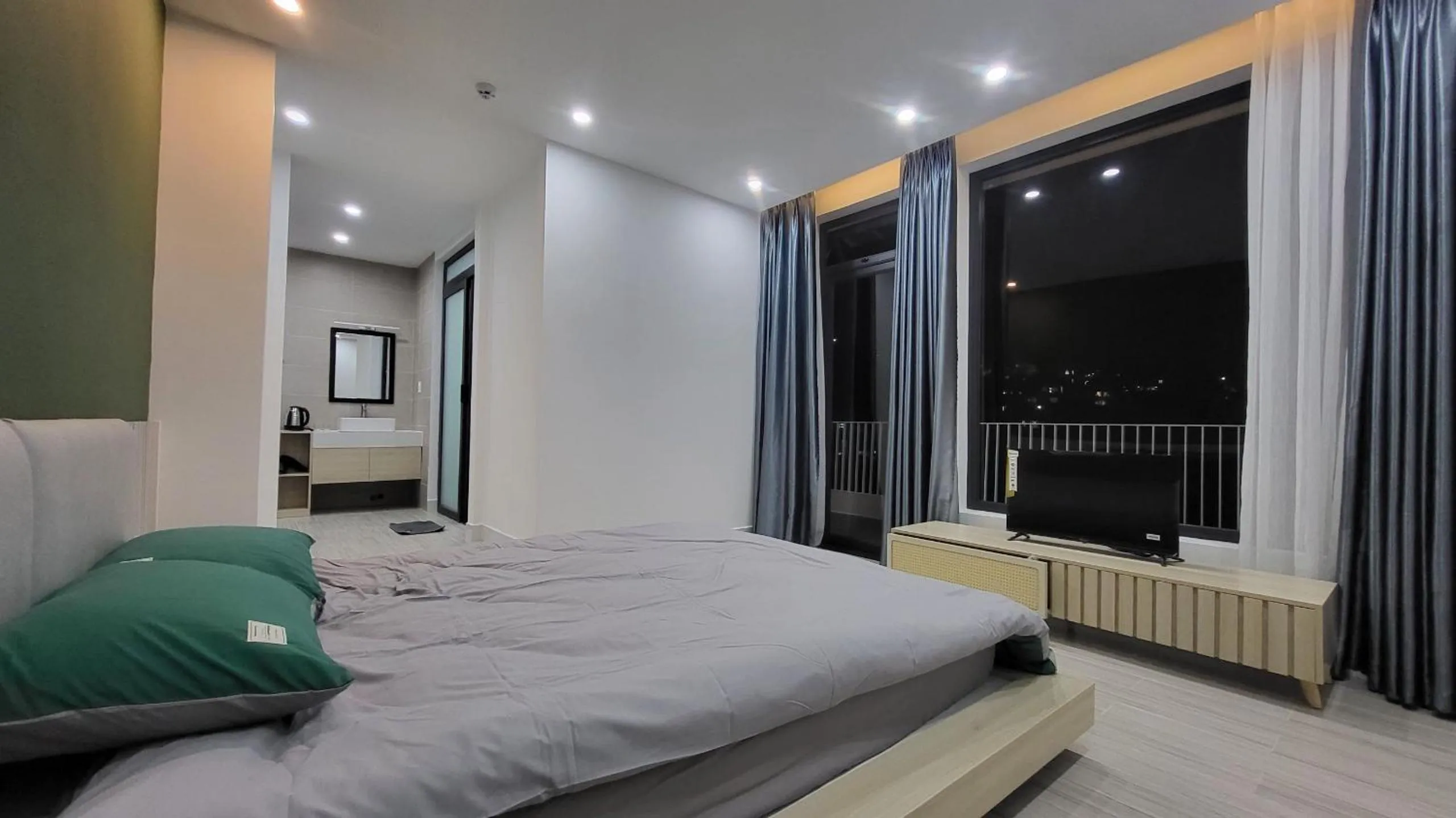 Bed in Flower Home KHE SANH 1