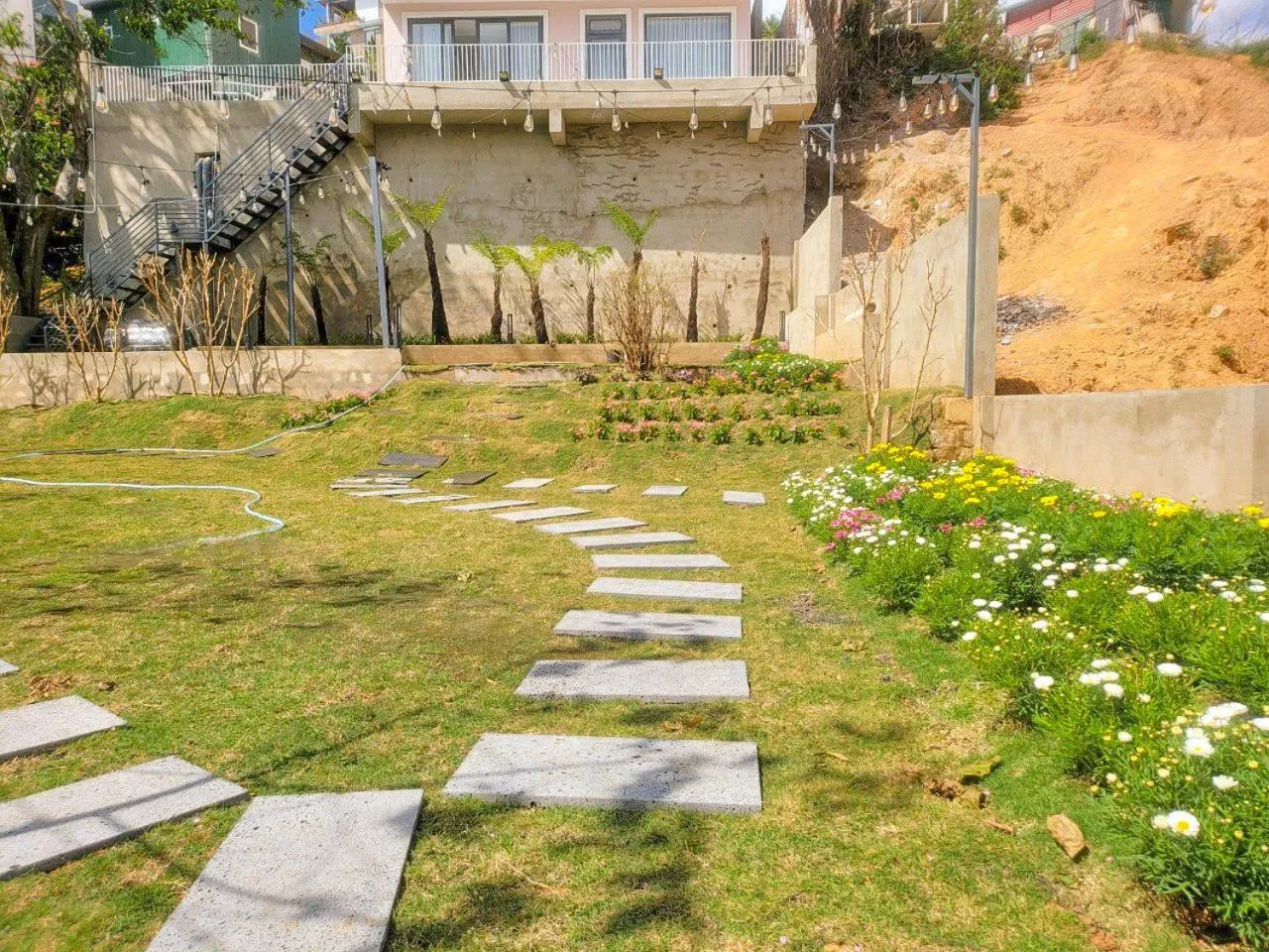 Garden view in Flower Home KHE SANH 1
