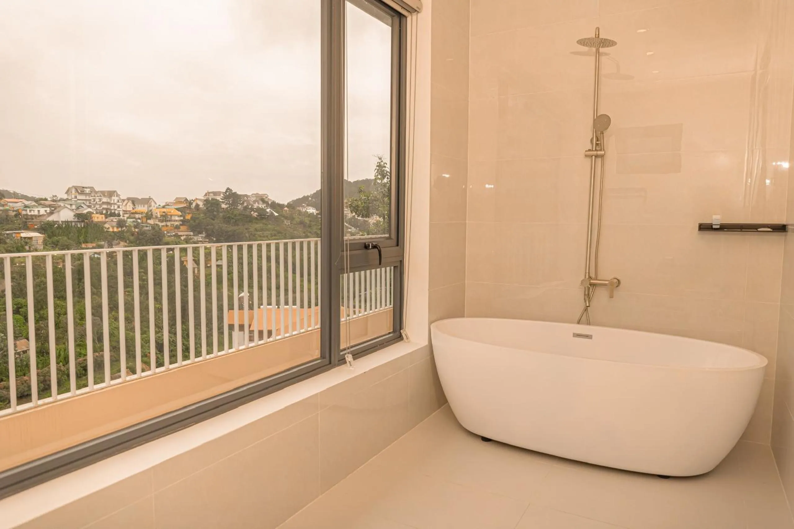 Bathroom in Flower Home KHE SANH 1