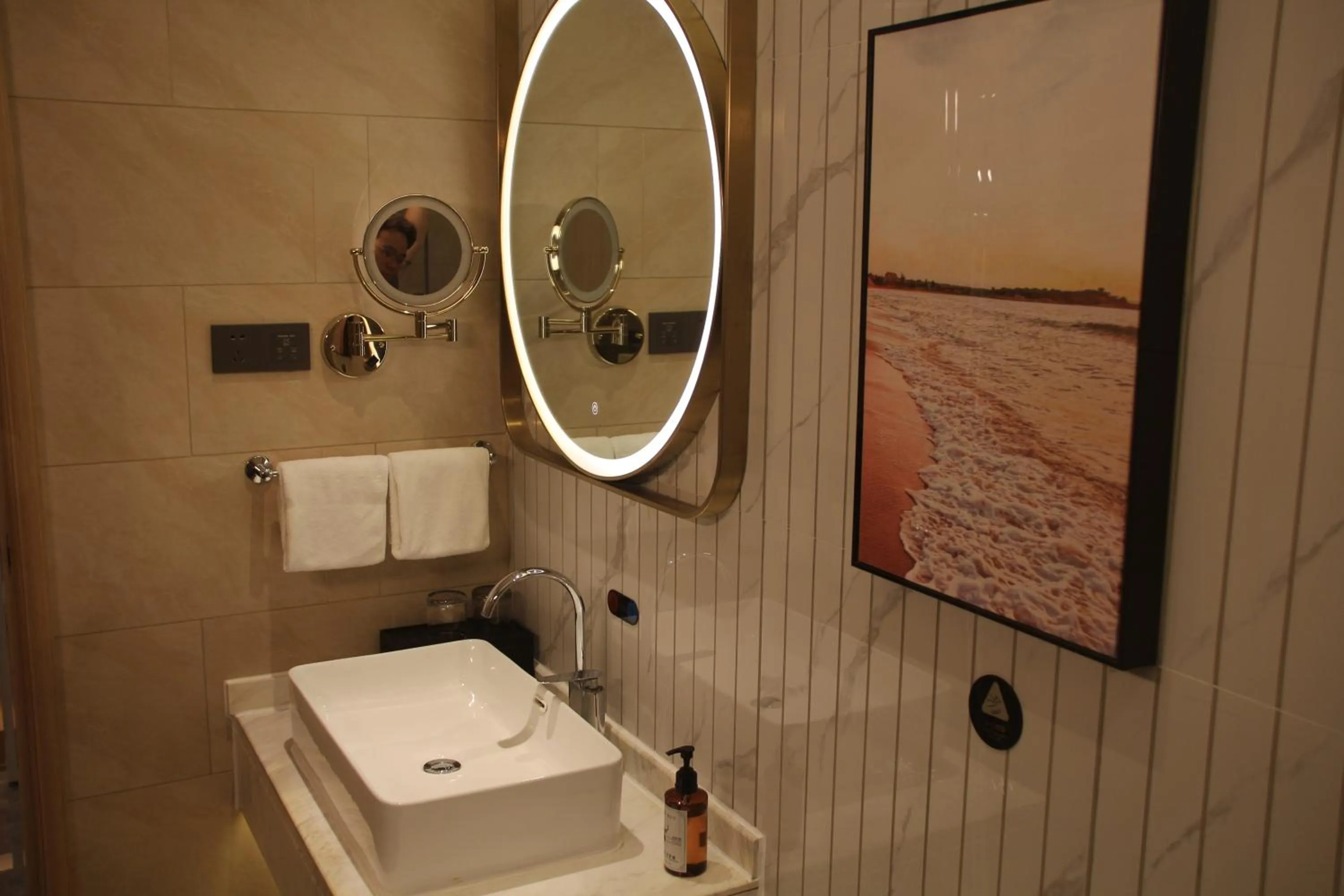 Toilet in Vienna International Hotel Xi'an Fengdong Football Center Branch