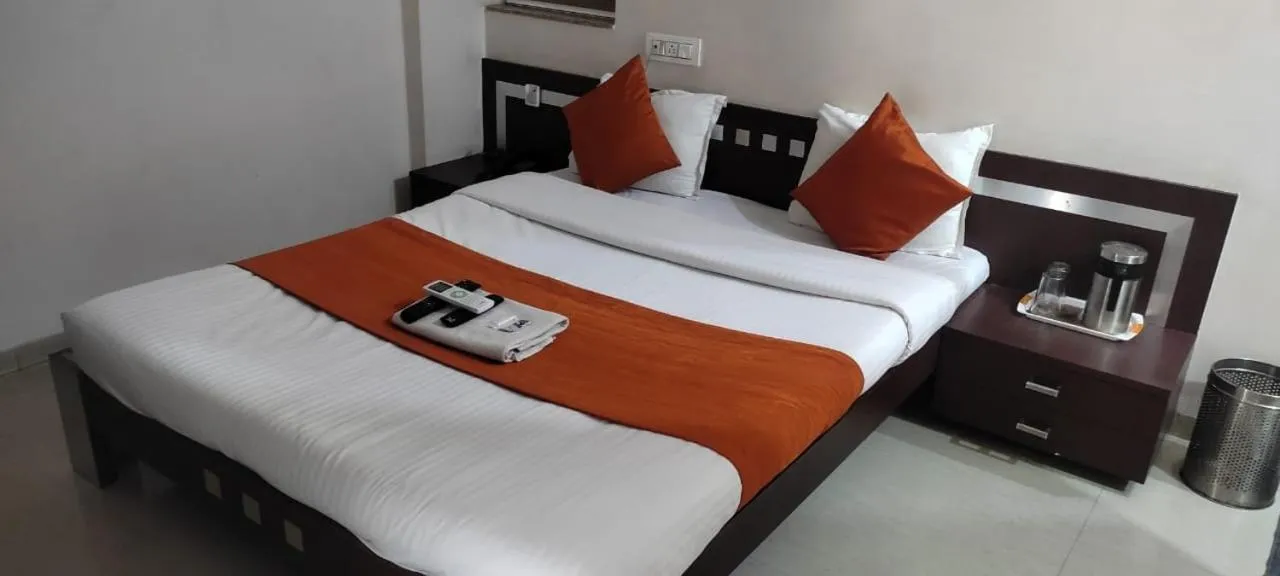 Bedroom, Bed in Hotel Raviraj Palace