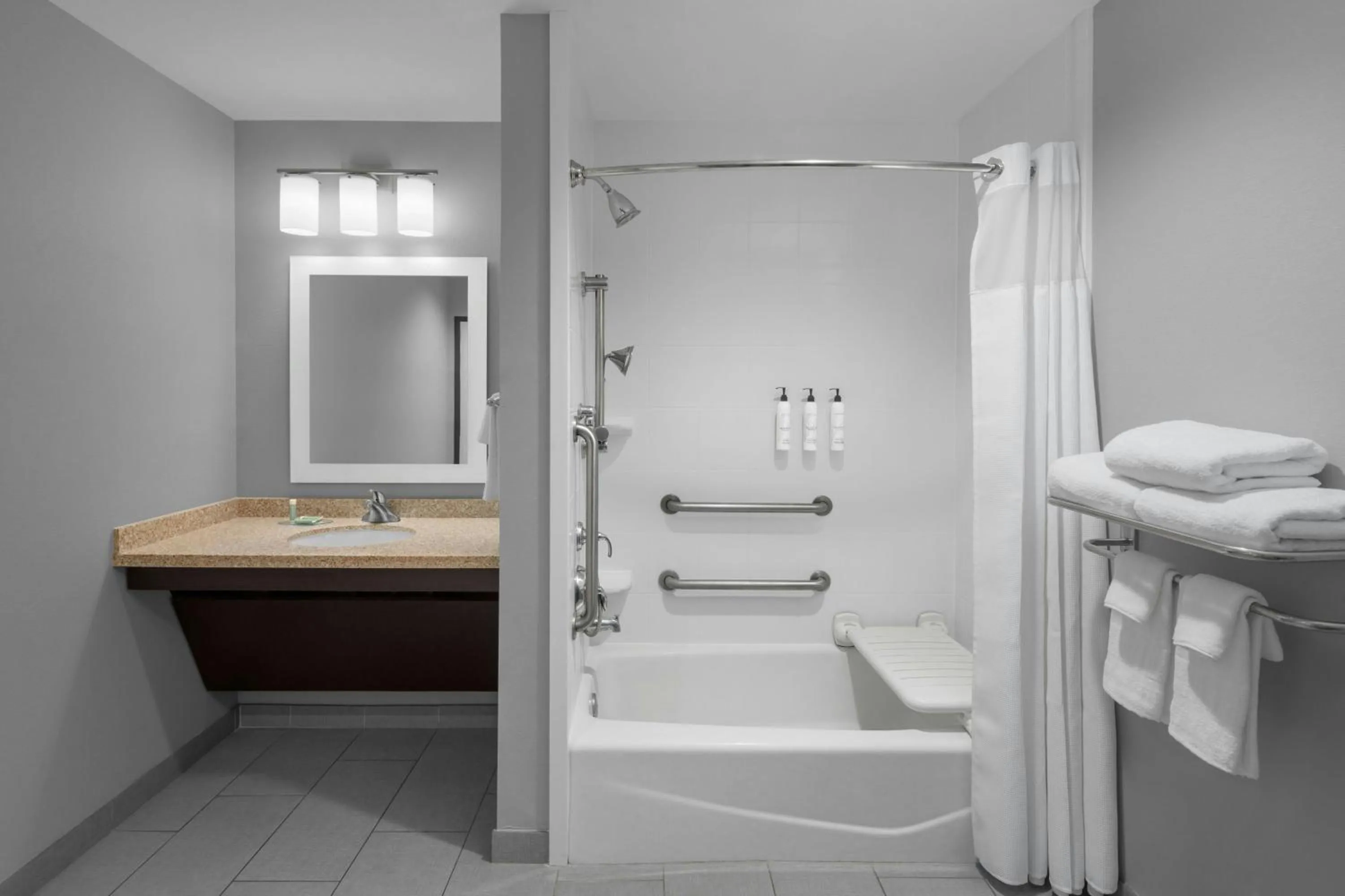 Bathroom in TownePlace Suites by Marriott Carlsbad