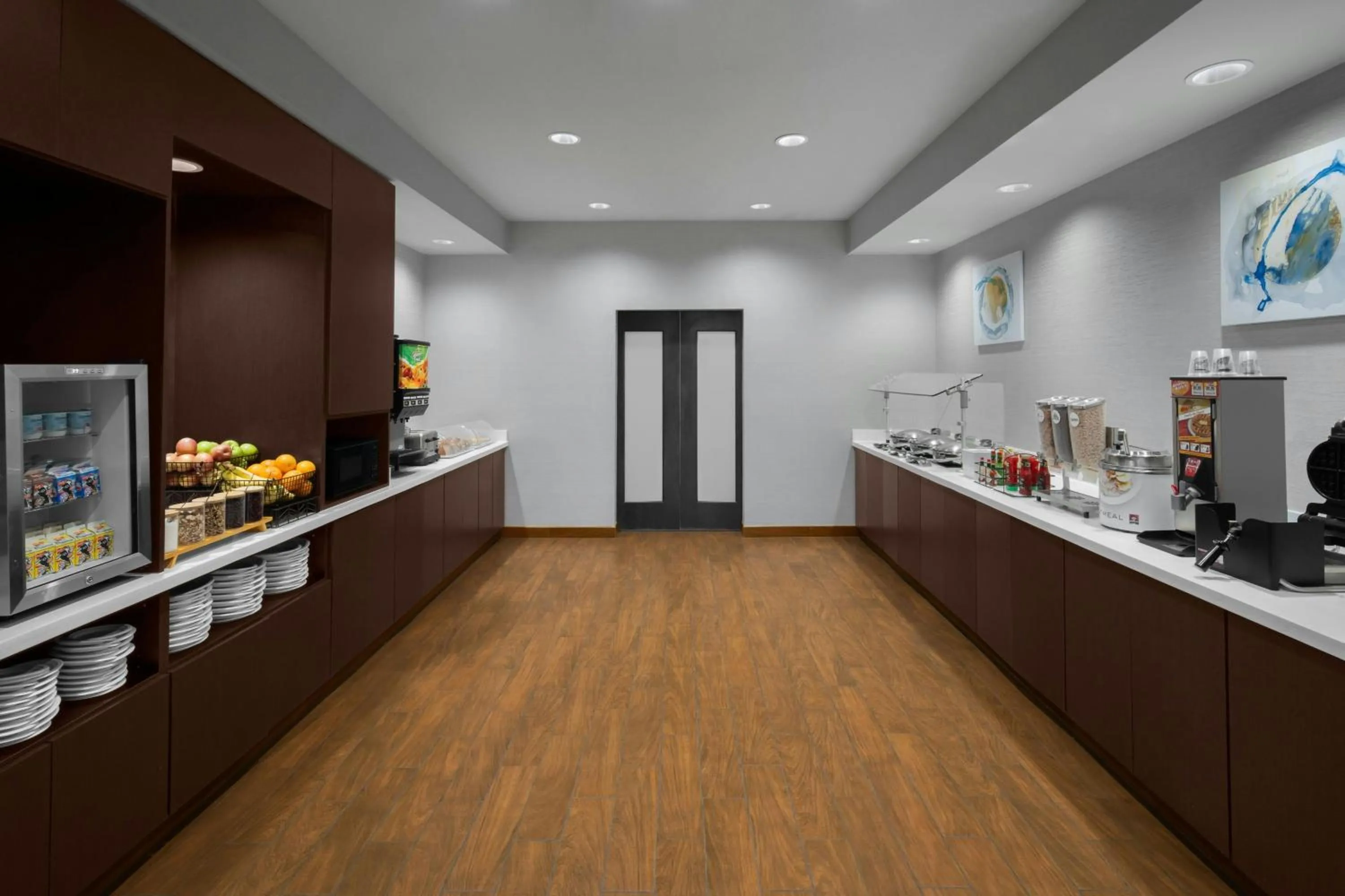 Breakfast in TownePlace Suites by Marriott Carlsbad