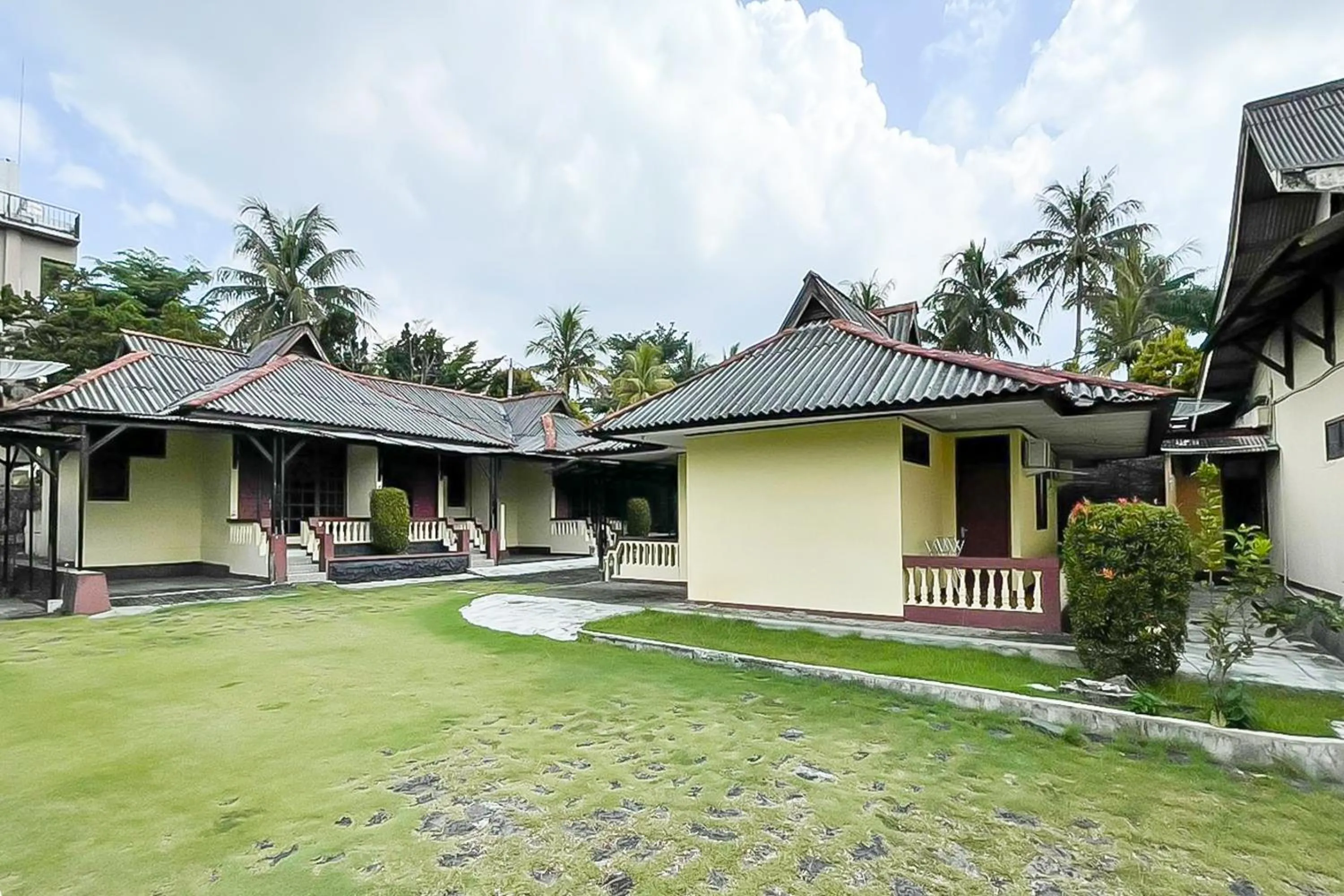 Hotel Syariah Panawuan RedPartner
