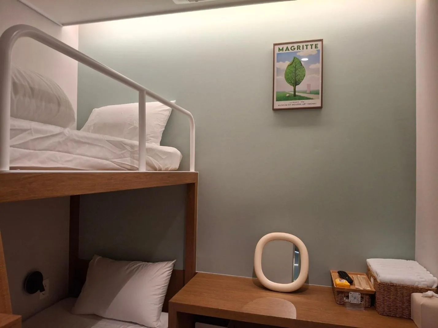 bunk bed, Bed in Huga Inn