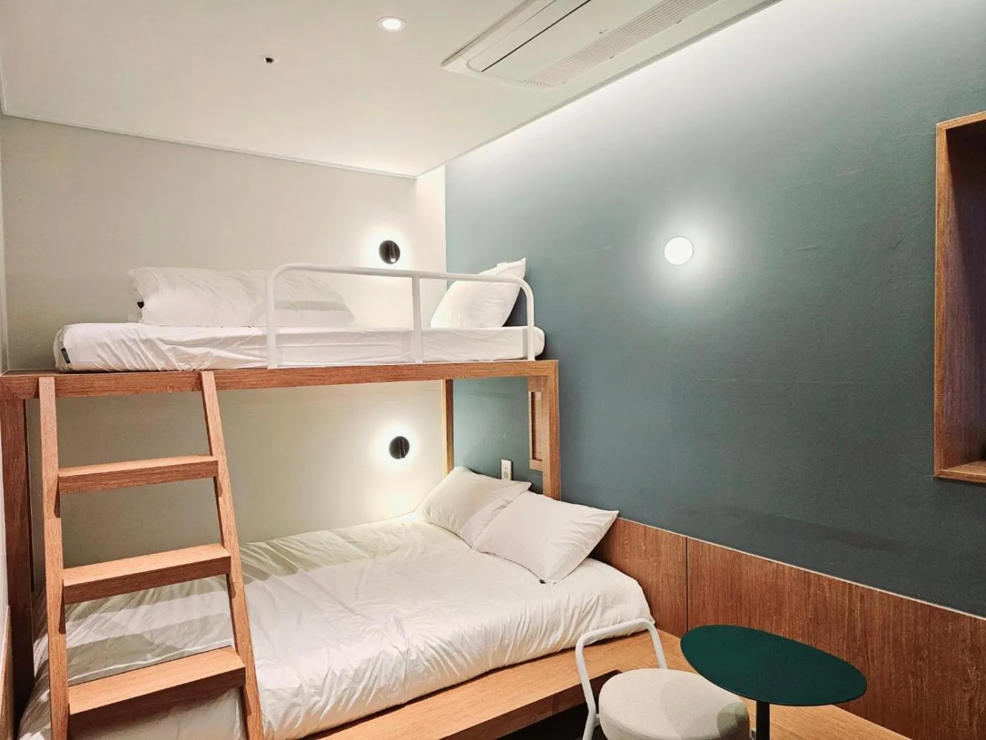Bedroom, Bed in Huga Inn