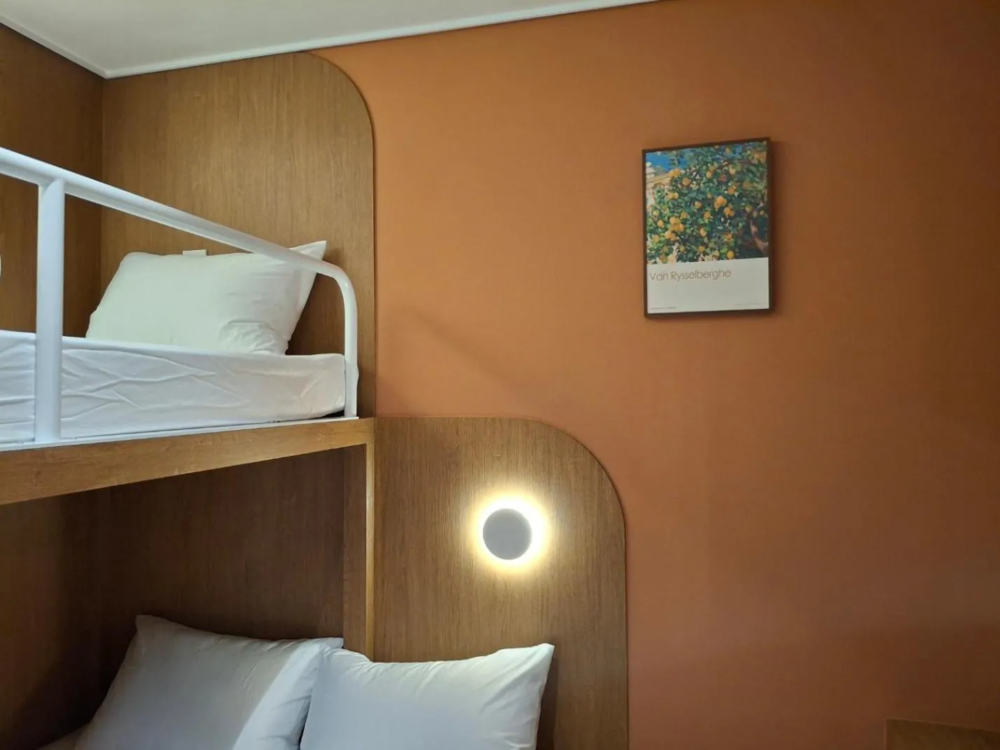 Bed in Huga Inn