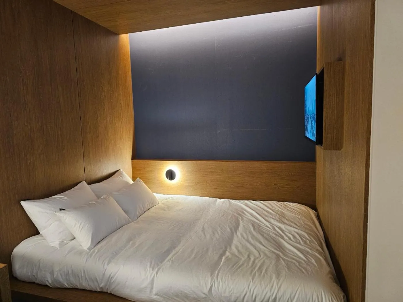 Bed in Huga Inn