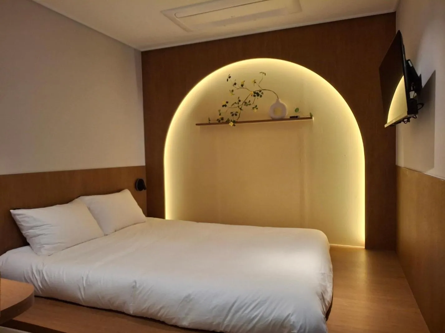 Bed in Huga Inn