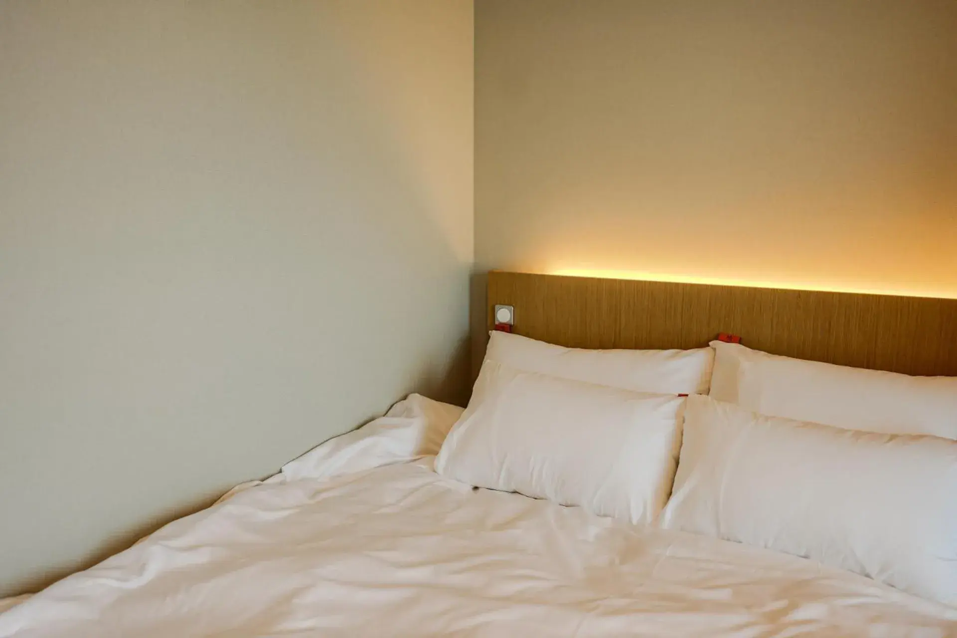 Bed in More than Sokcho Bed in More than Sokcho