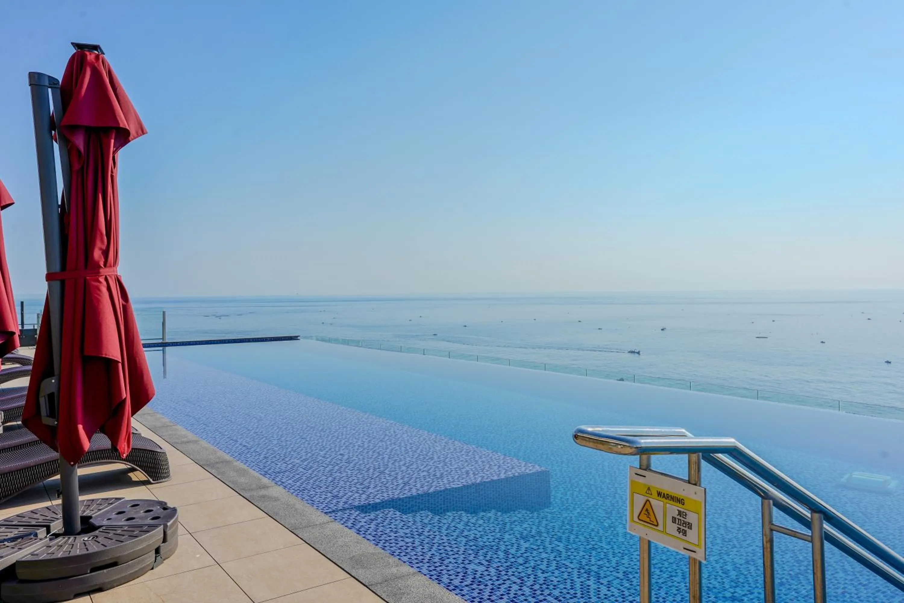 Swimming pool in More than Sokcho