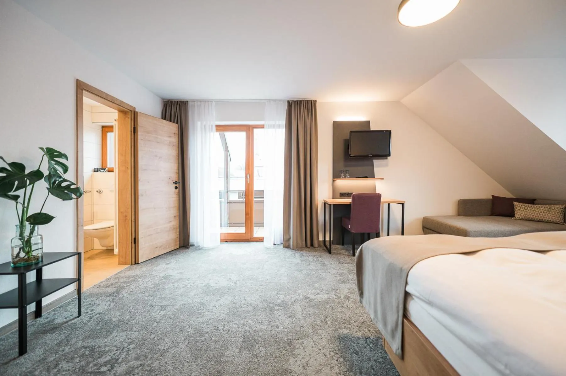 Bed in Hotel Goldener Engel