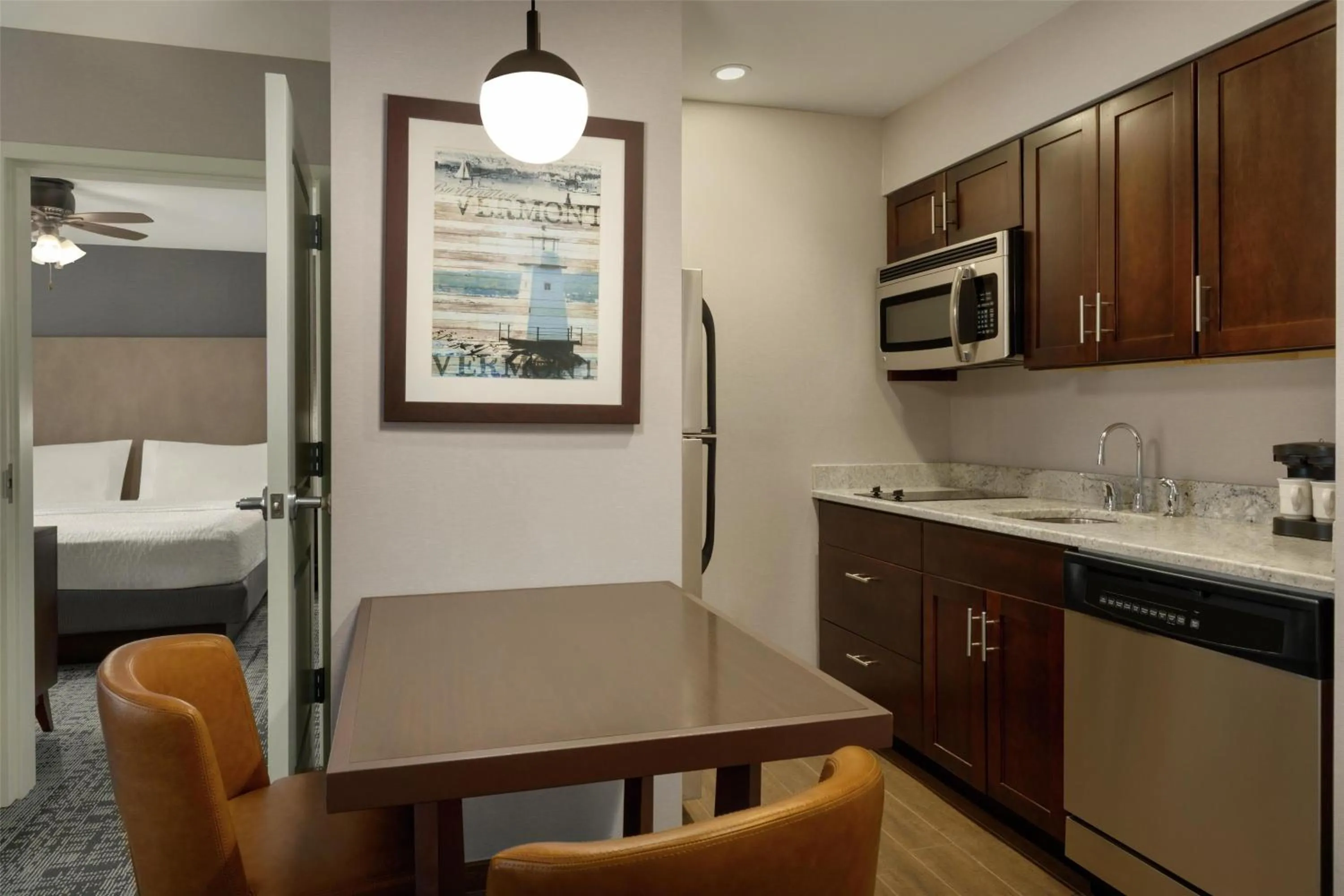Kitchen or kitchenette in Homewood Suites by Hilton Burlington