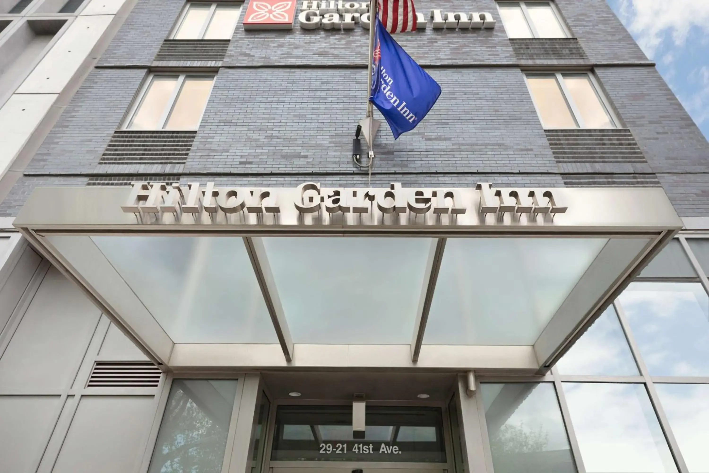 Property building in Hilton Garden Inn Long Island City Property building in Hilton Garden Inn Long Island City