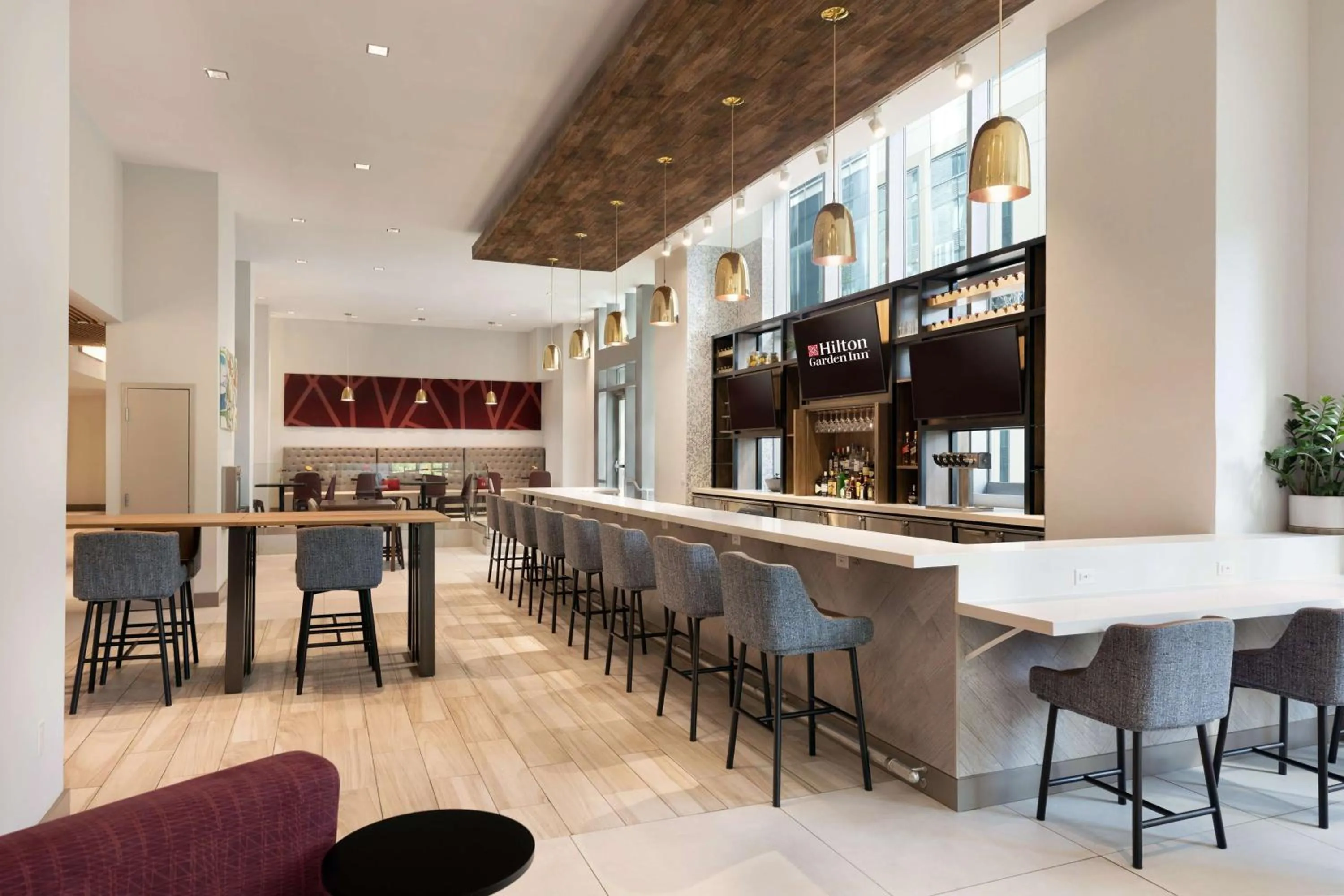 Lounge or bar in Hilton Garden Inn Long Island City
