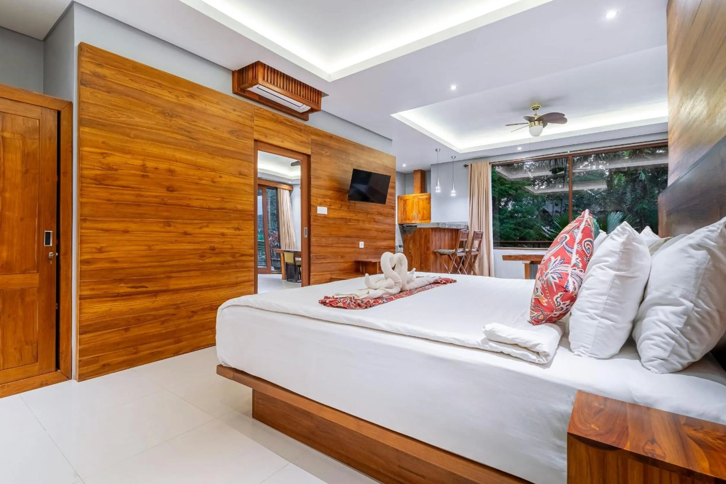 Bed in Maru Fortuna Villa by Moria