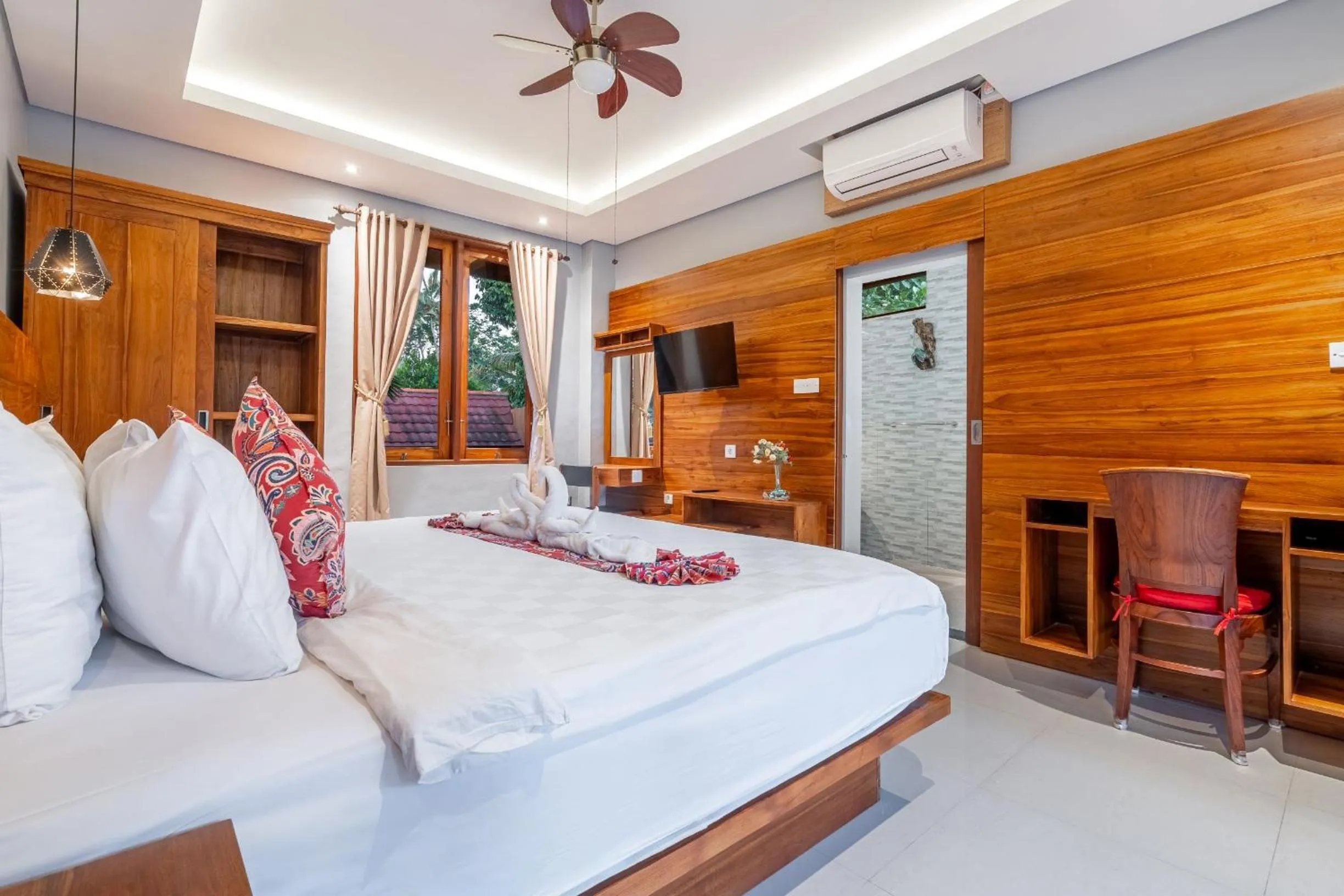 Bed in Maru Fortuna Villa by Moria