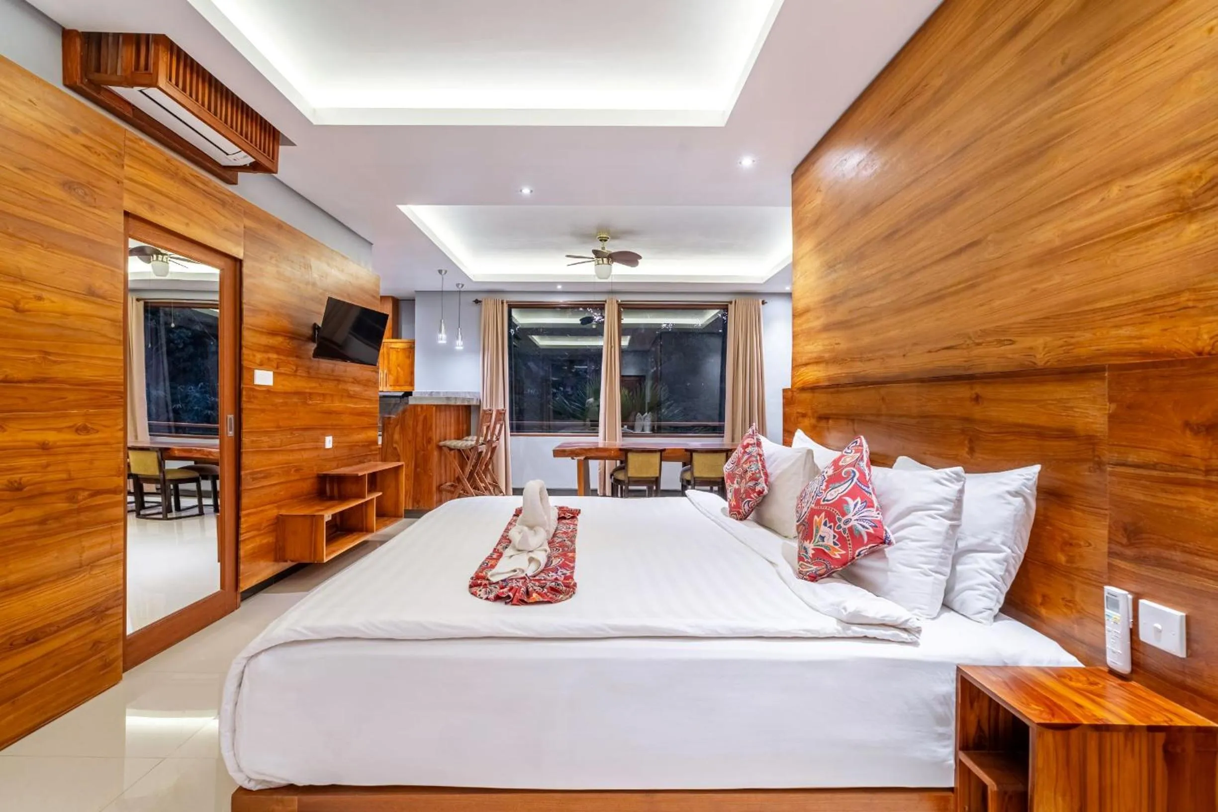 Bed in Maru Fortuna Villa by Moria