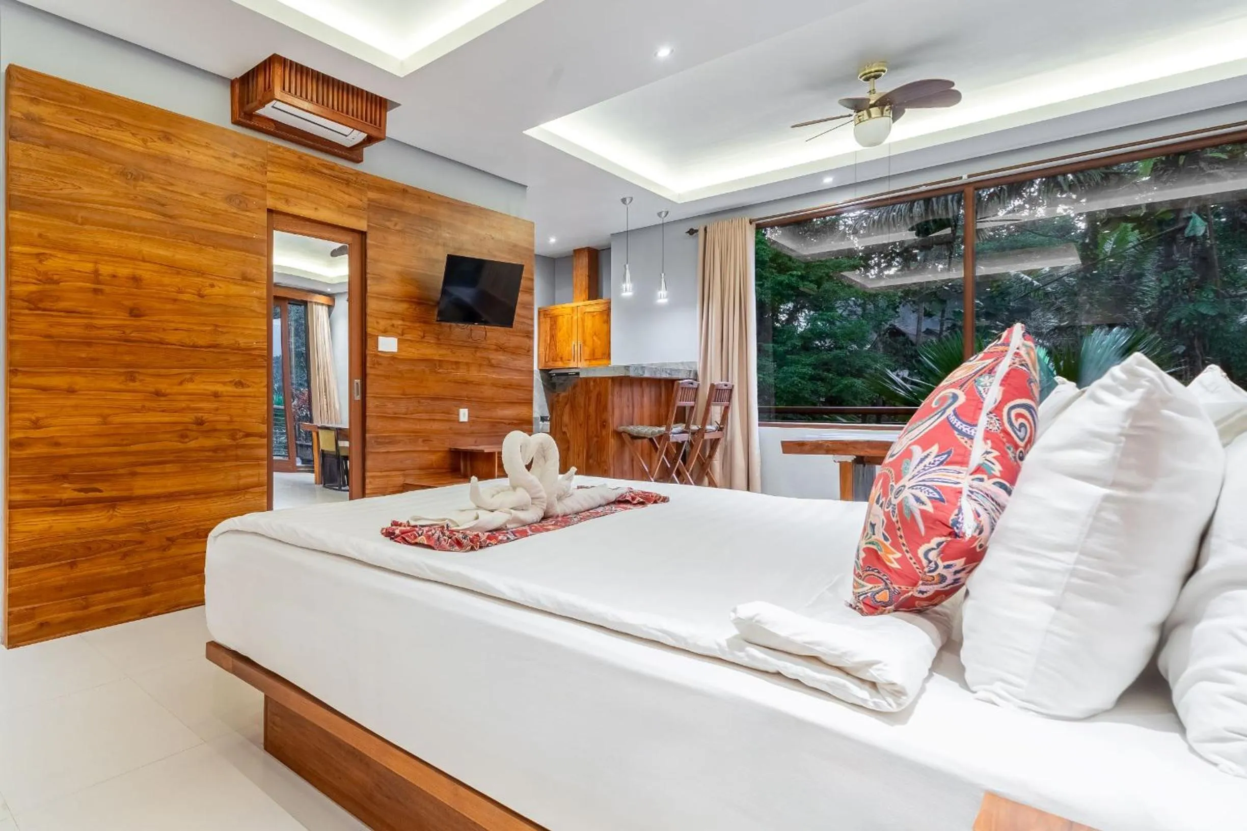 Bed in Maru Fortuna Villa by Moria