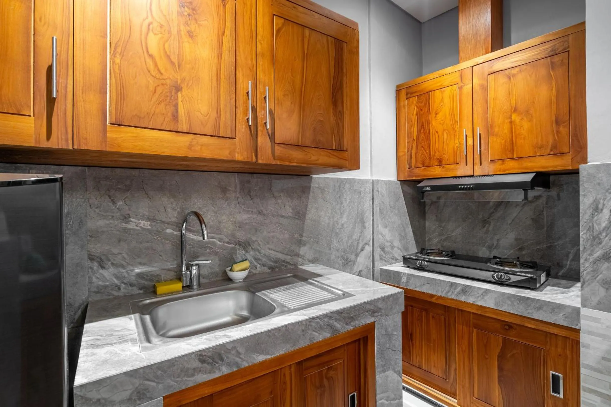 Kitchen or kitchenette in Maru Fortuna Villa by Moria