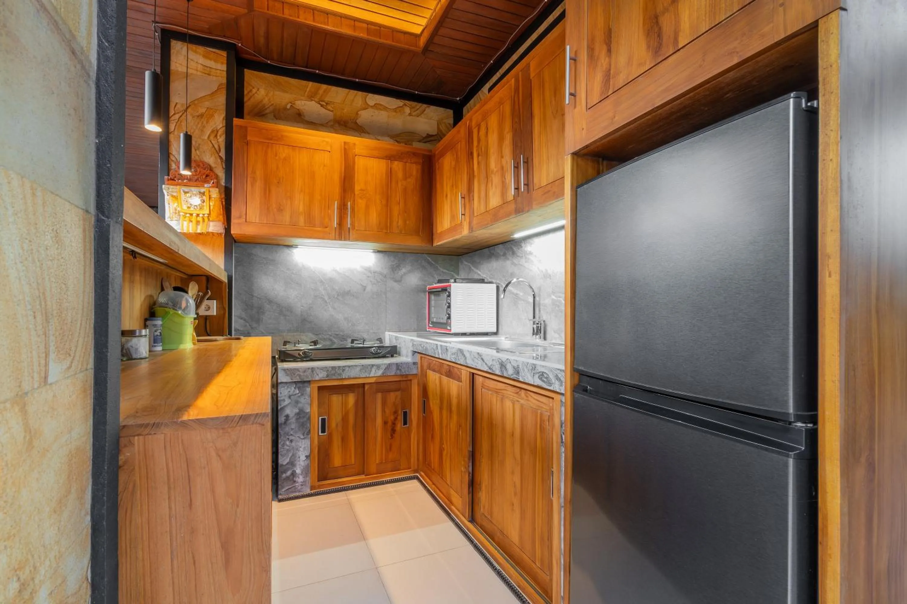 Kitchen or kitchenette in Maru Fortuna Villa by Moria