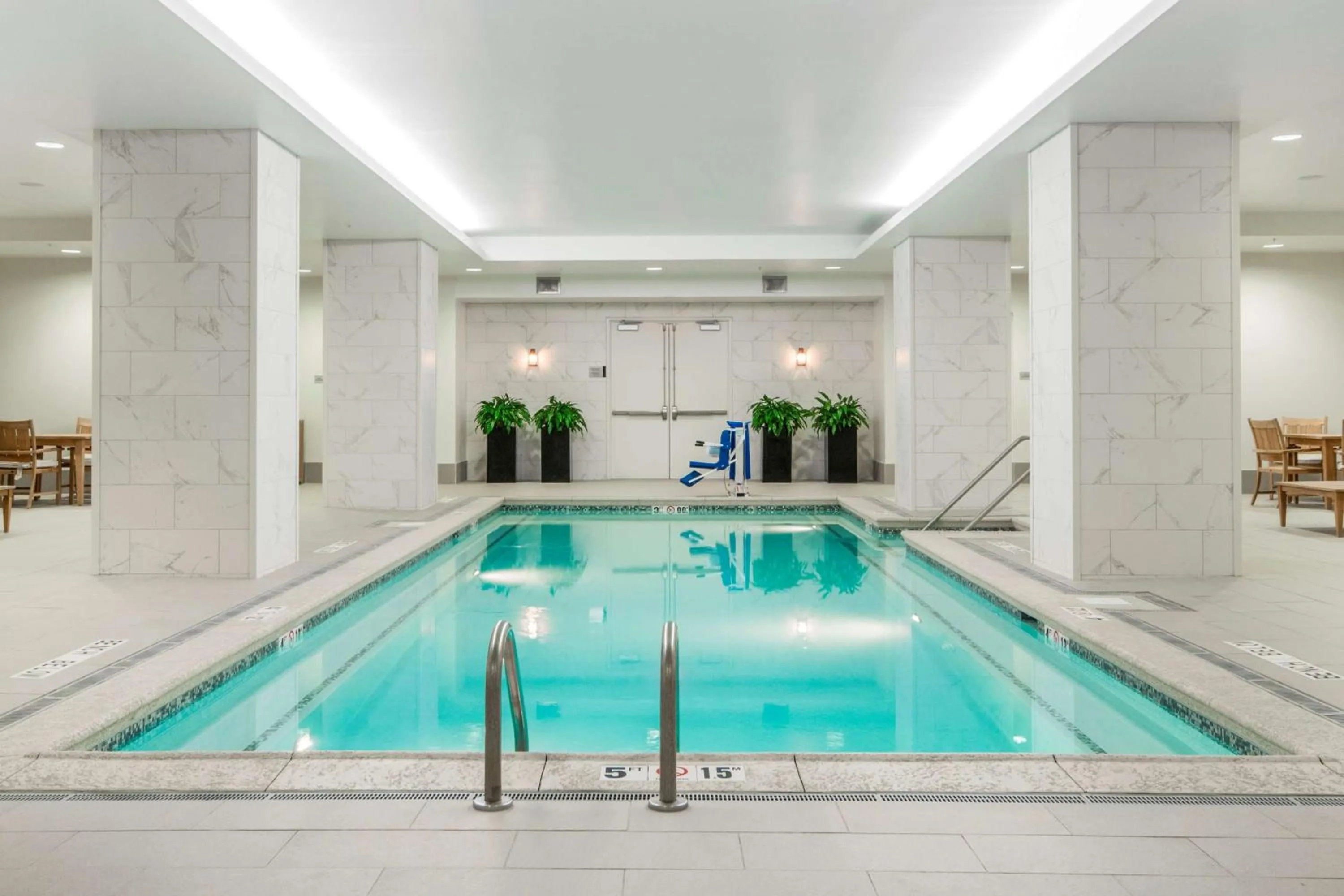 Pool view in Embassy Suites Louisville Downtown
