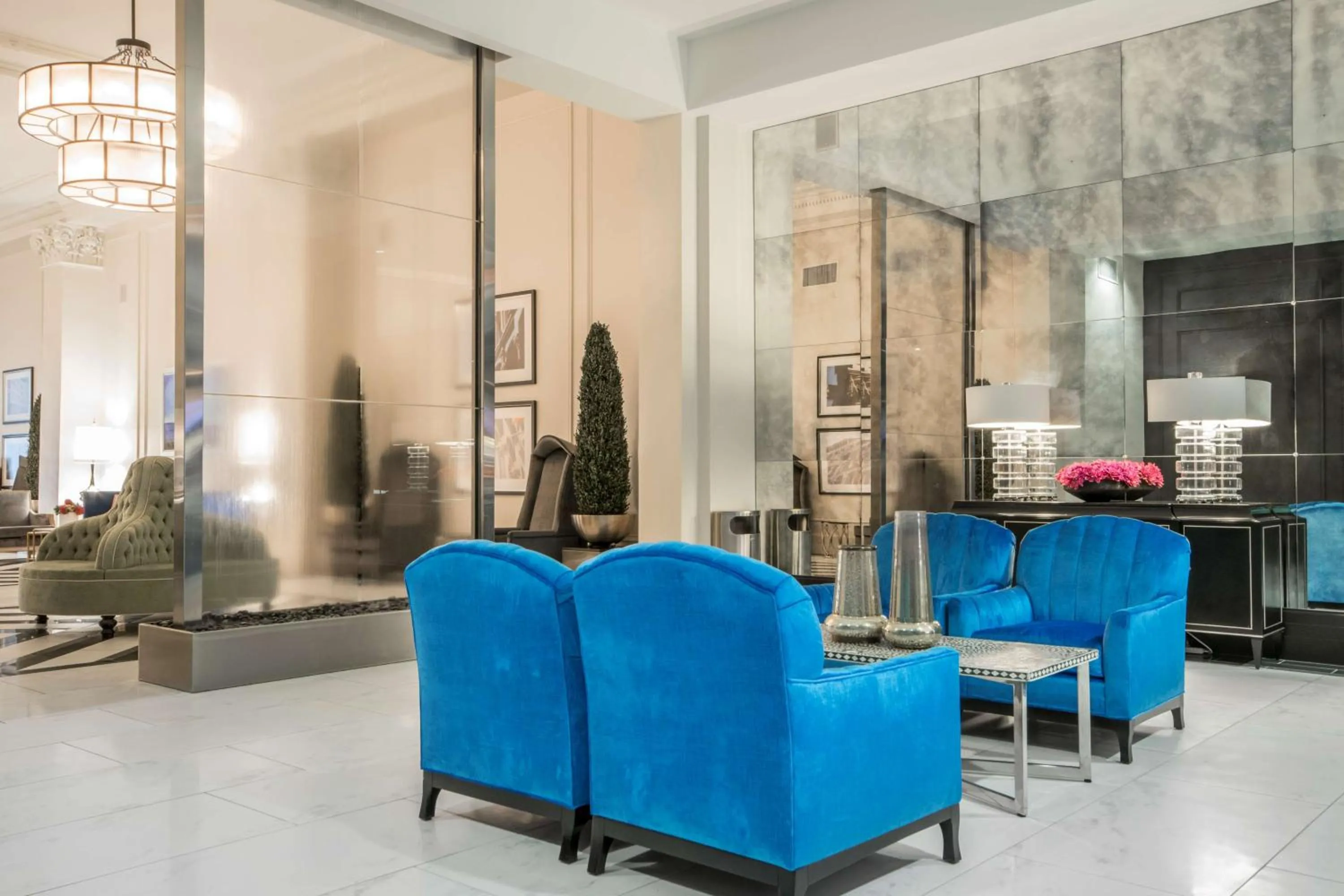 Lobby or reception in Embassy Suites Louisville Downtown