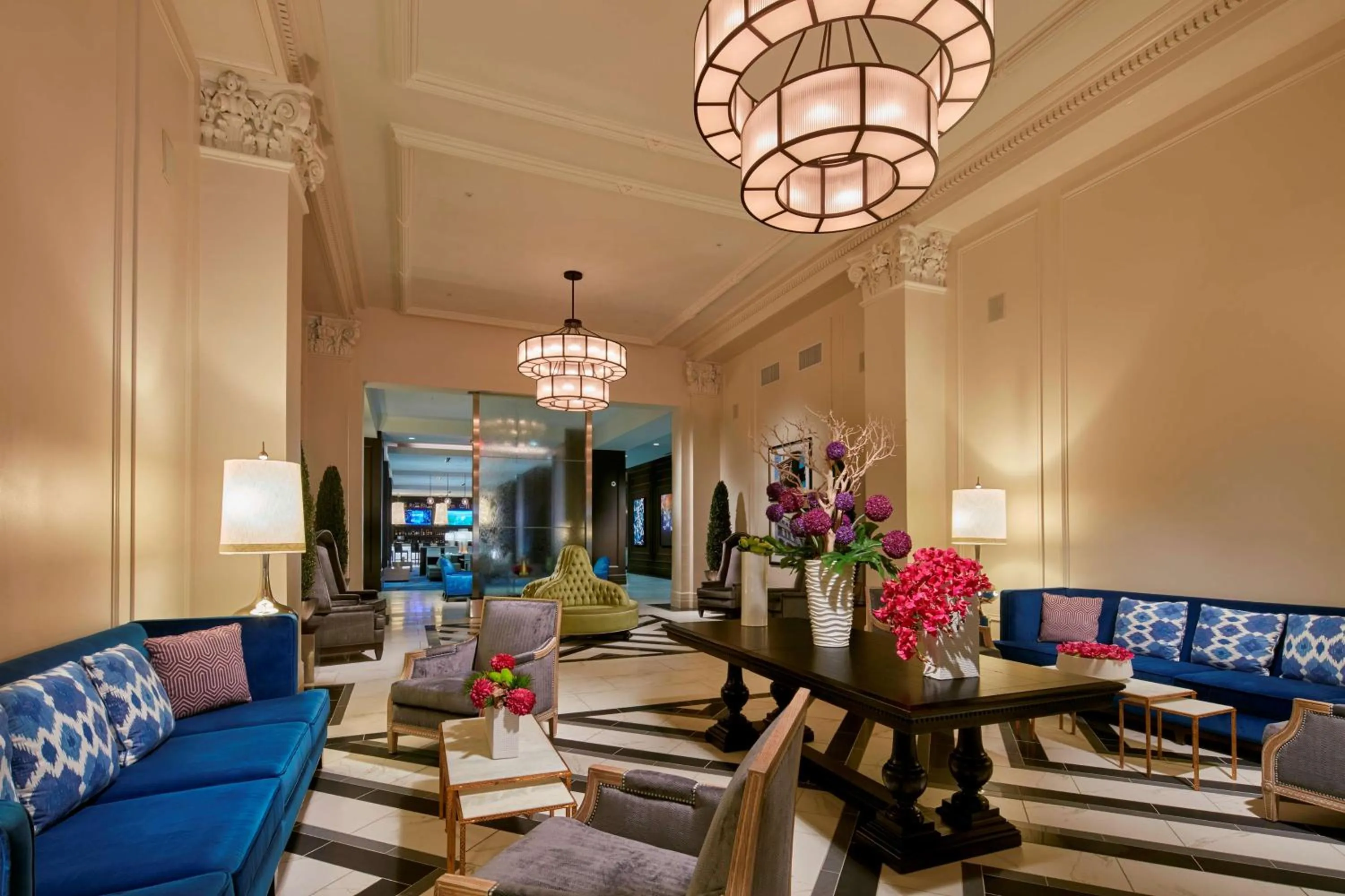 Lobby or reception in Embassy Suites Louisville Downtown