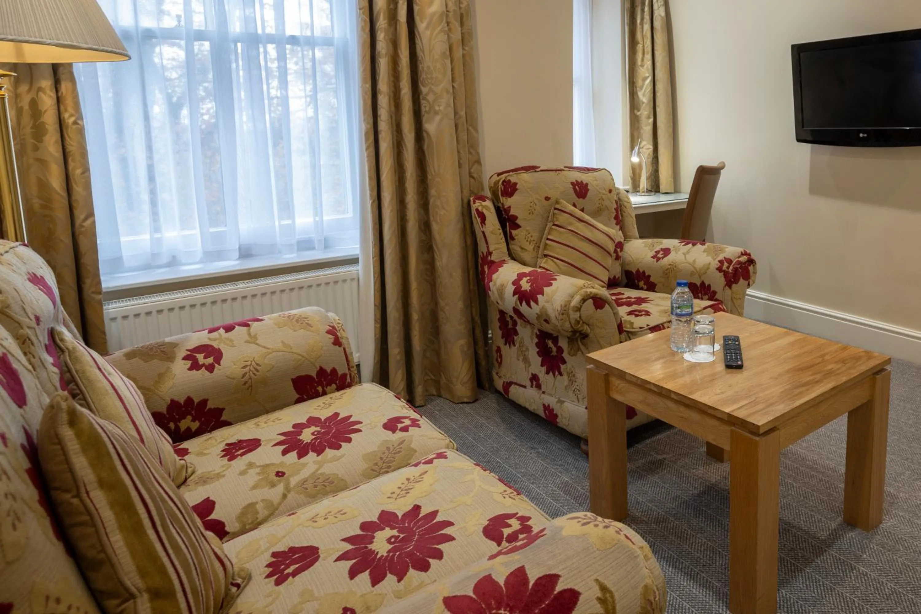 Living room in B/W Plus Buxton Lee Wood Hotel