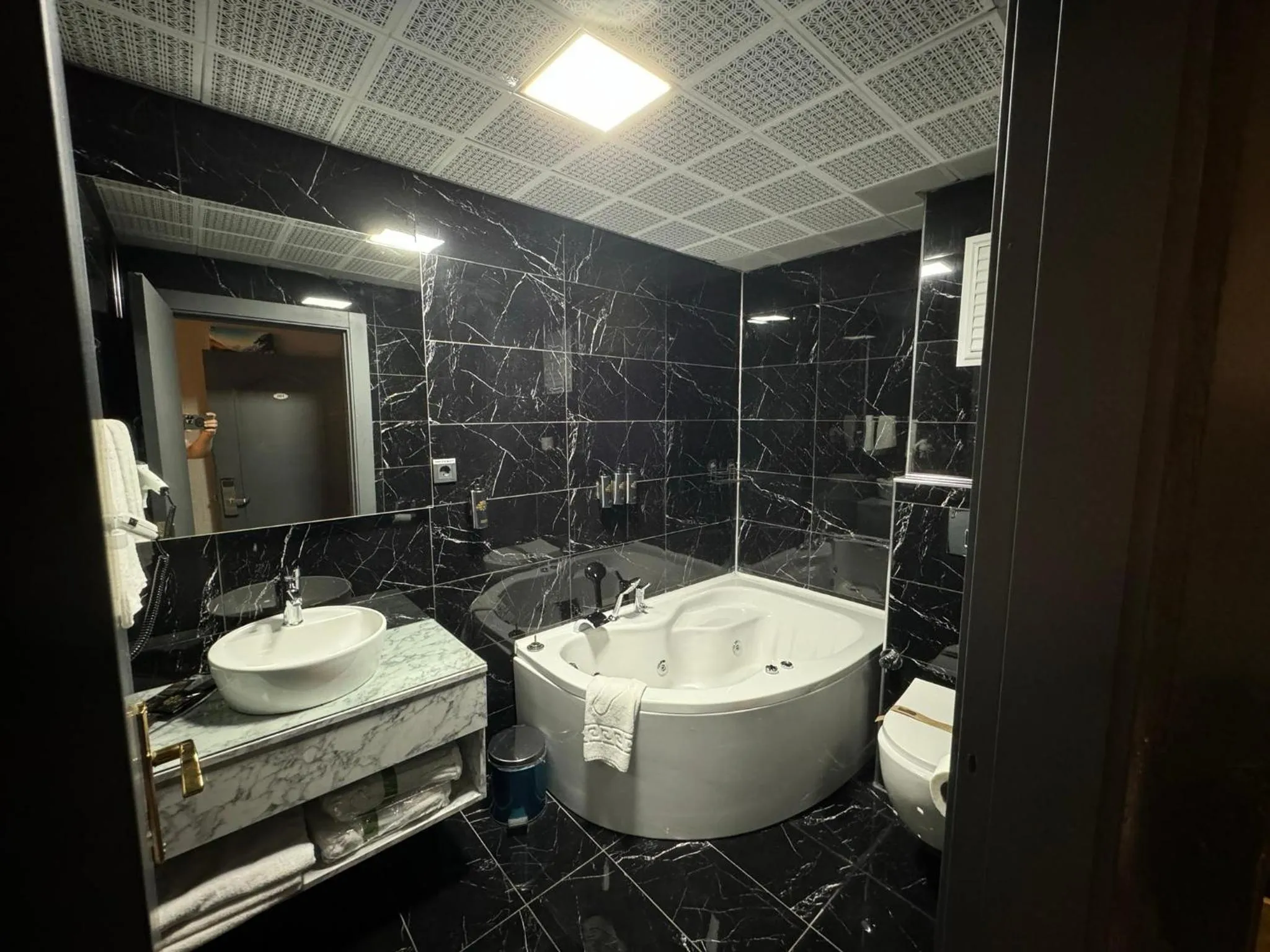 Bathroom in BÇ Ruby Hotel