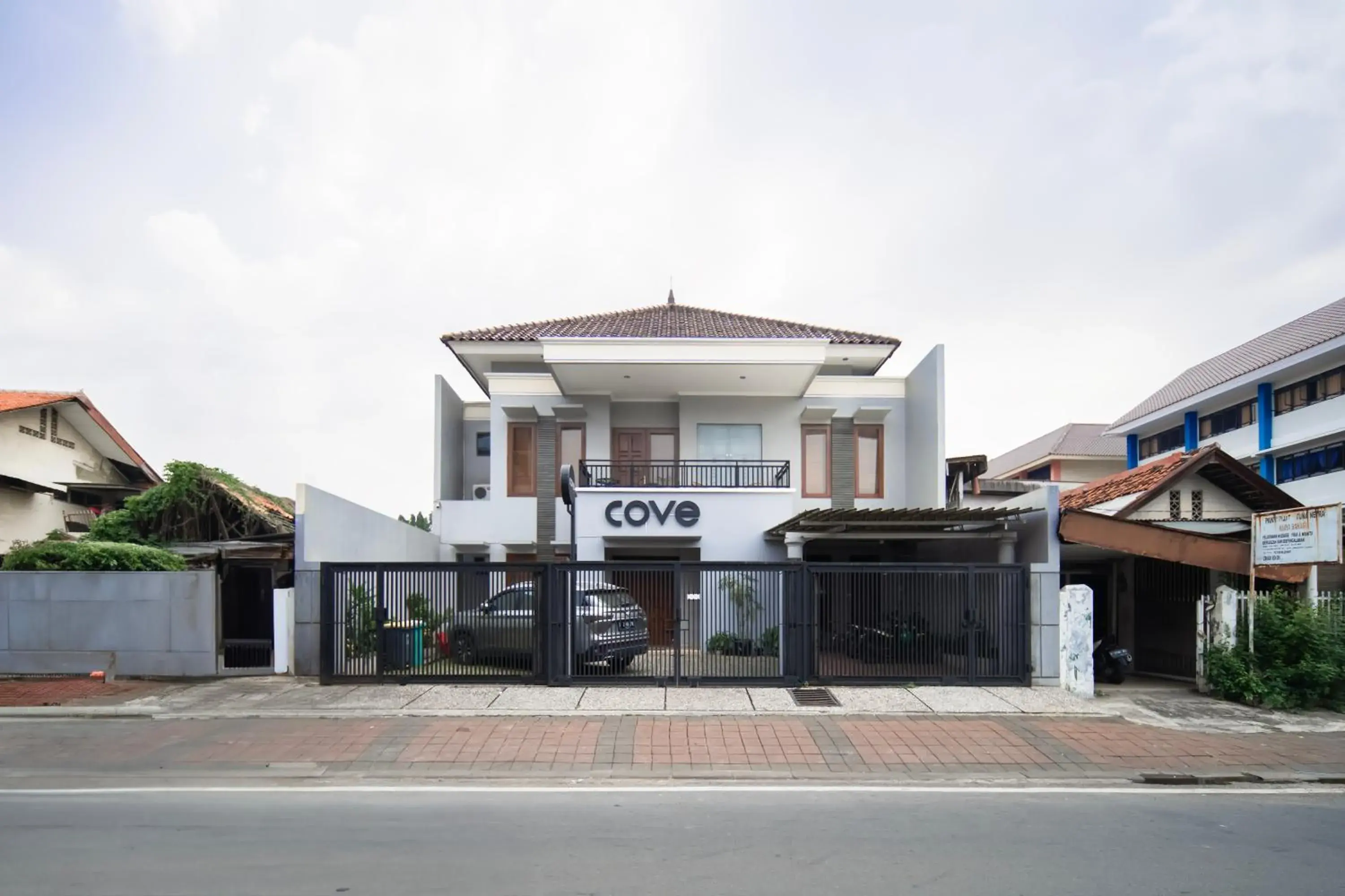 Property building in Cove Melita Property building in Cove Melita