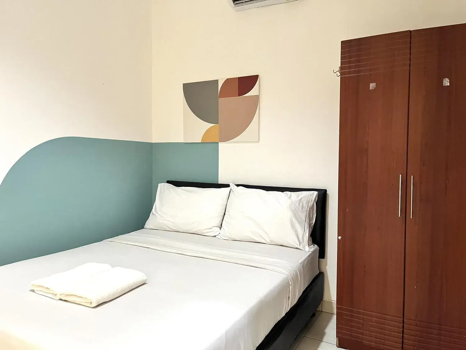 Bed in Cove Melita Bed in Cove Melita