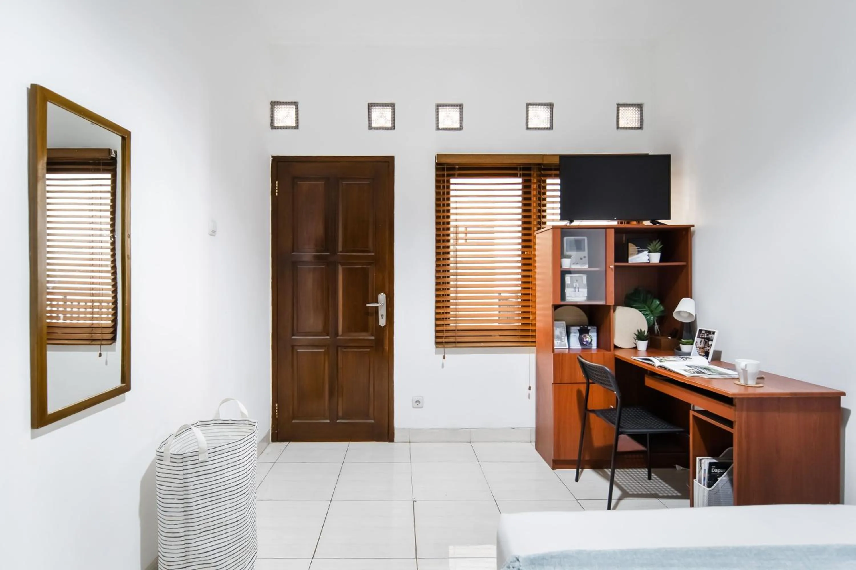 Photo of the whole room in Cove Melita