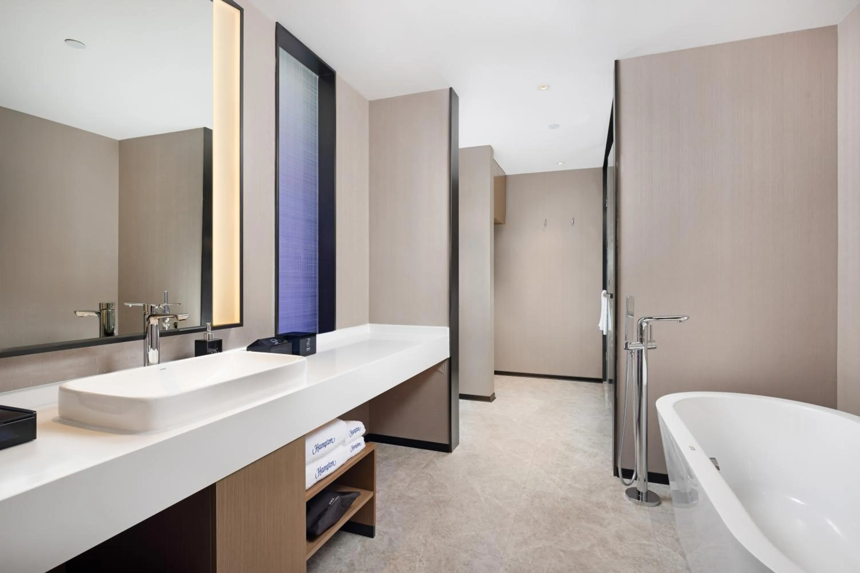 Bathroom in Hampton By Hilton Foshan Shunde Chencun