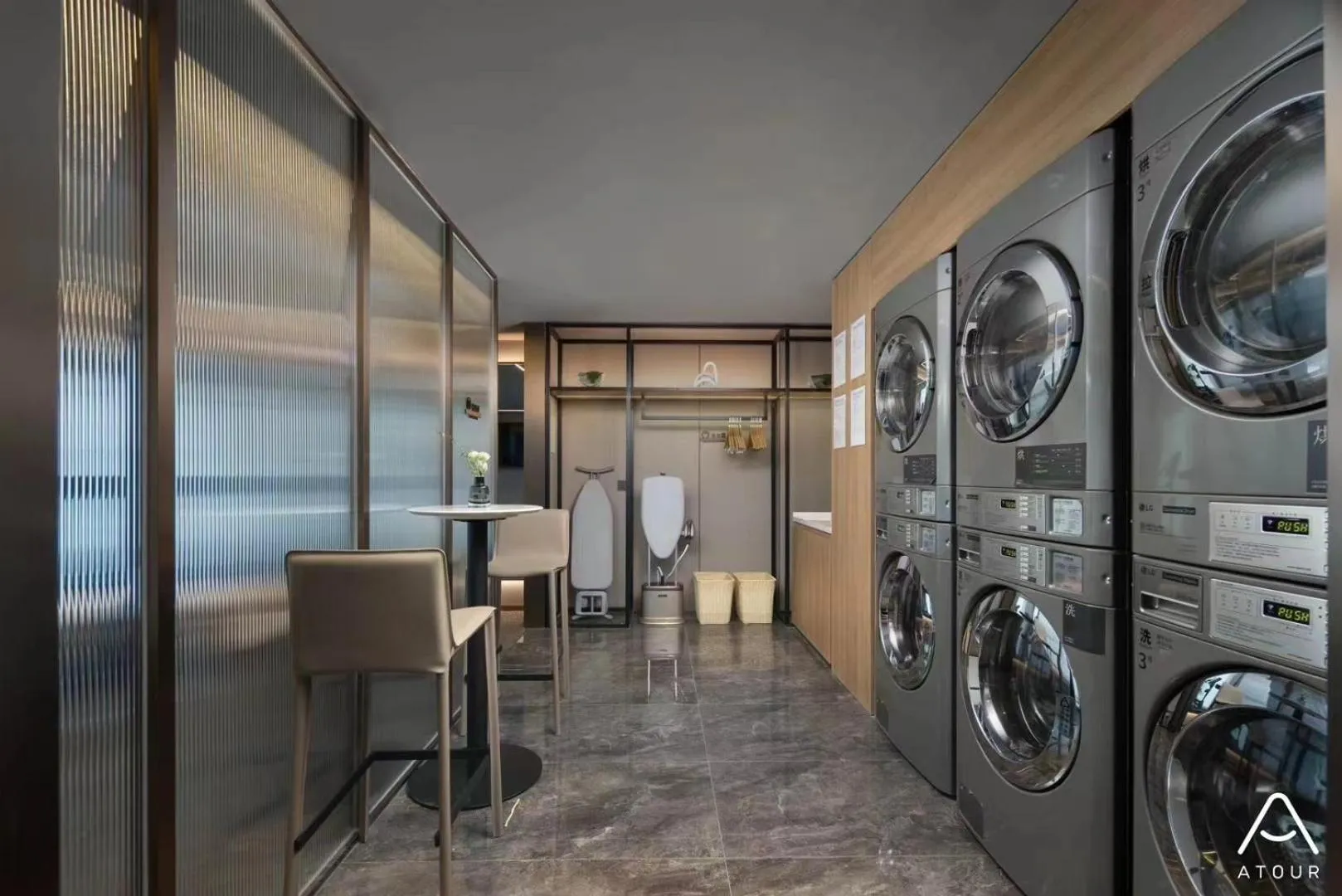 Atour Hotel Zhengzhou East Railway Station East Plaza