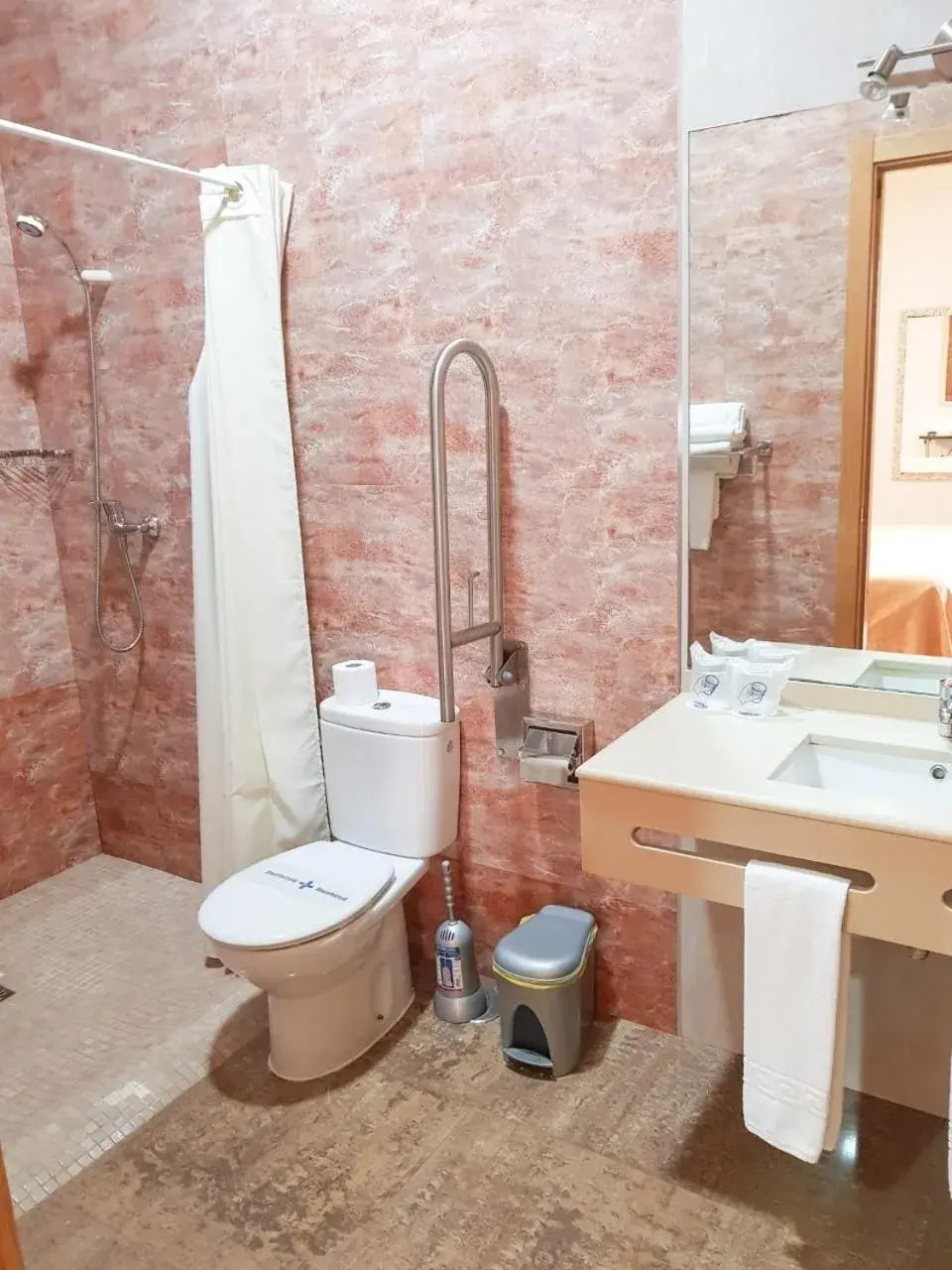 Double or Twin Room in Hotel Plaza Escribano Double or Twin Room in Hotel Plaza Escribano