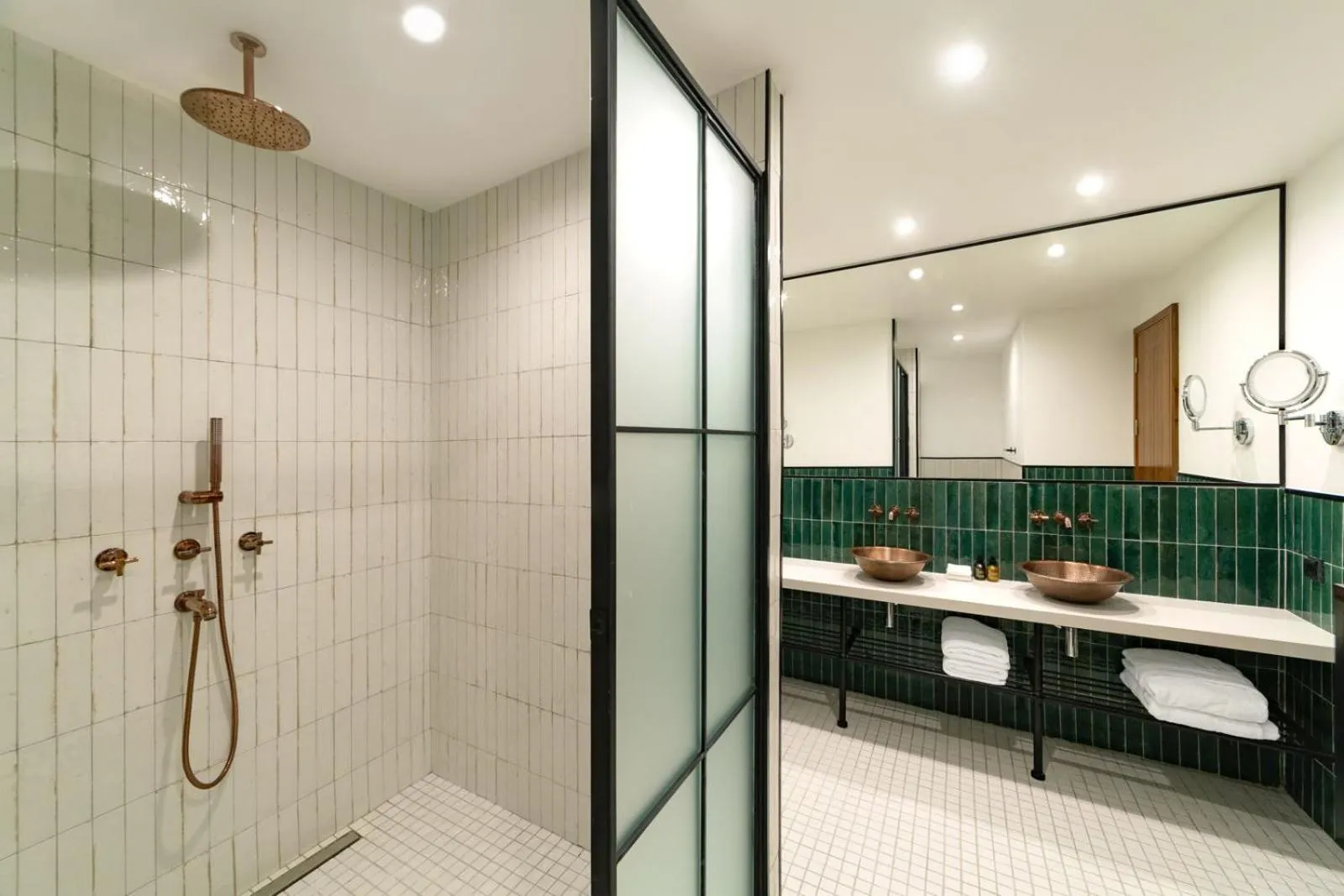 Toilet in BODBE Hotel