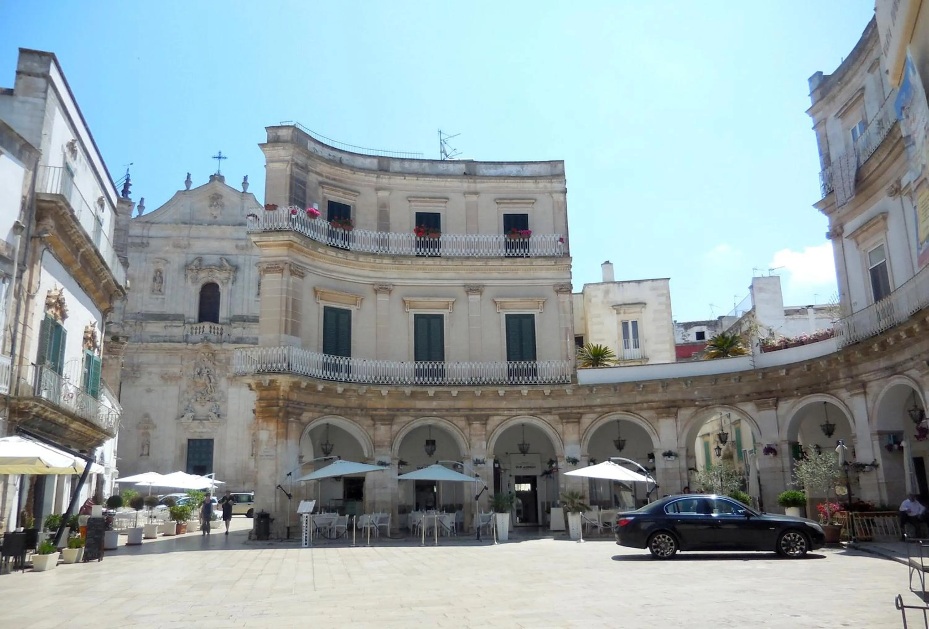 Nearby landmark in Archetto Bianco