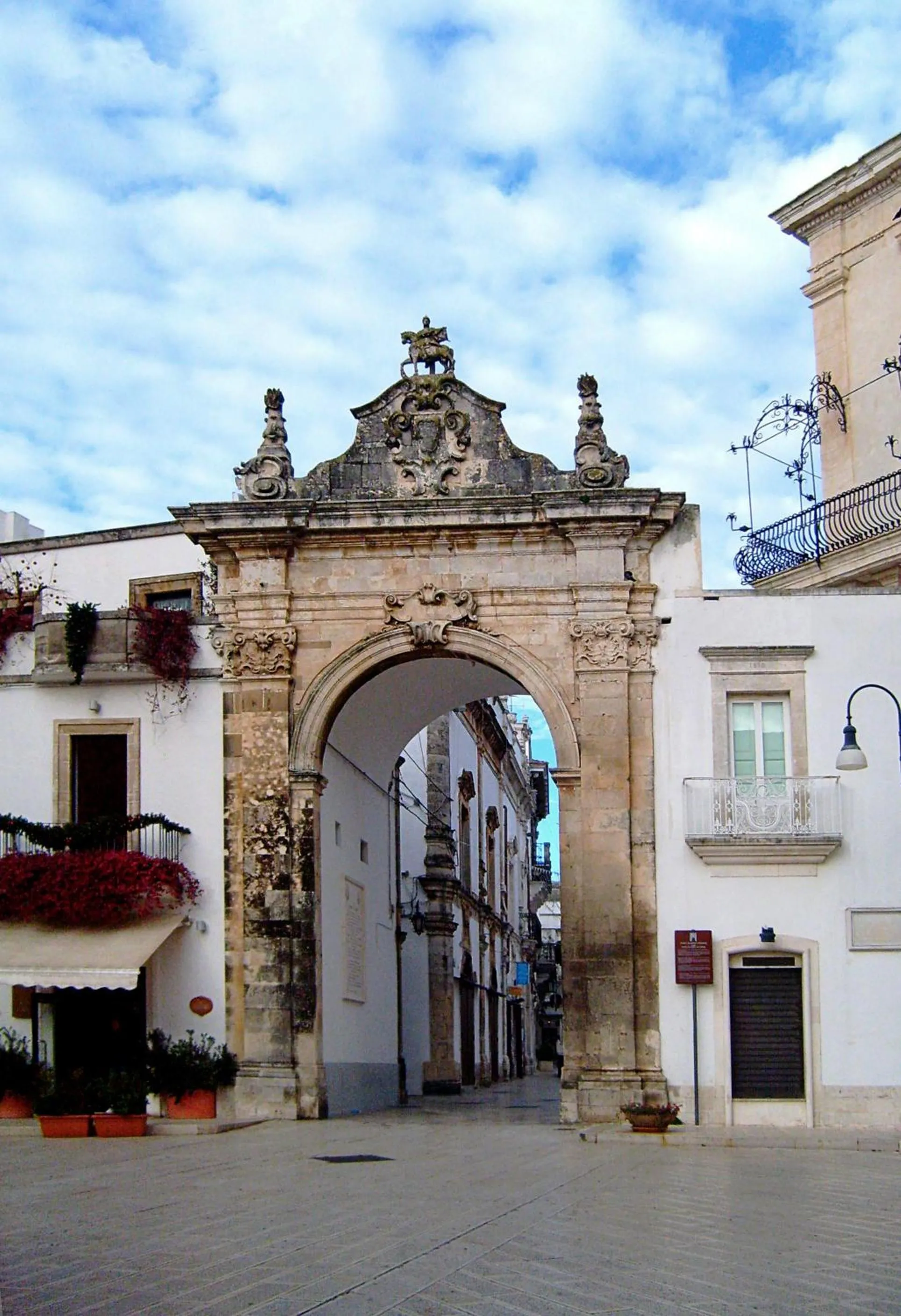 Nearby landmark in Archetto Bianco