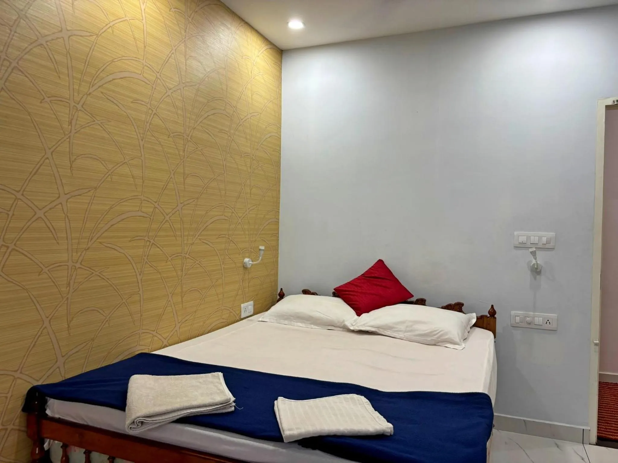 Photo of the whole room, Bed in Panakal Residency, Fort Kochi