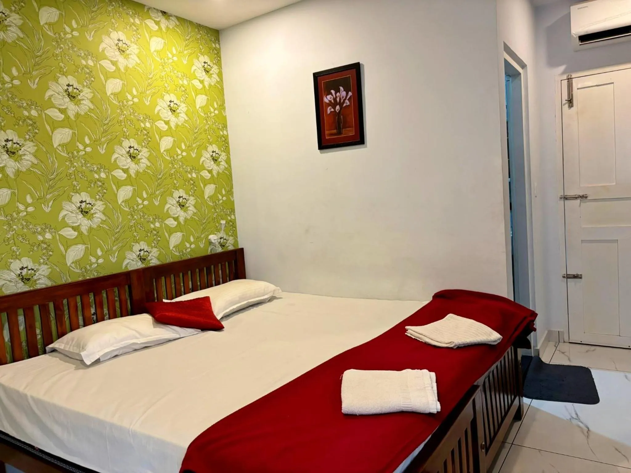 Photo of the whole room, Bed in Panakal Residency, Fort Kochi