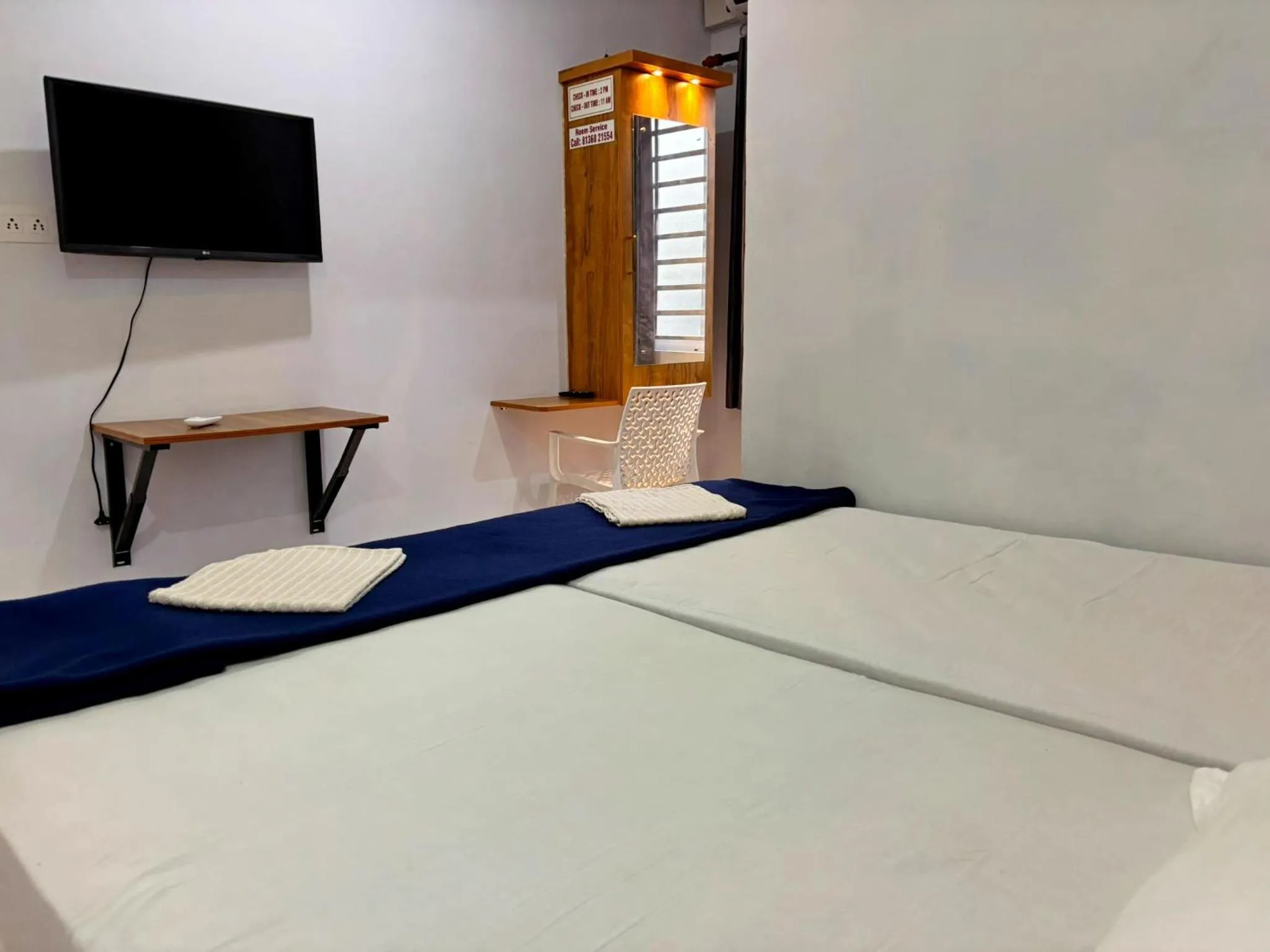 TV and multimedia, Bed in Panakal Residency, Fort Kochi