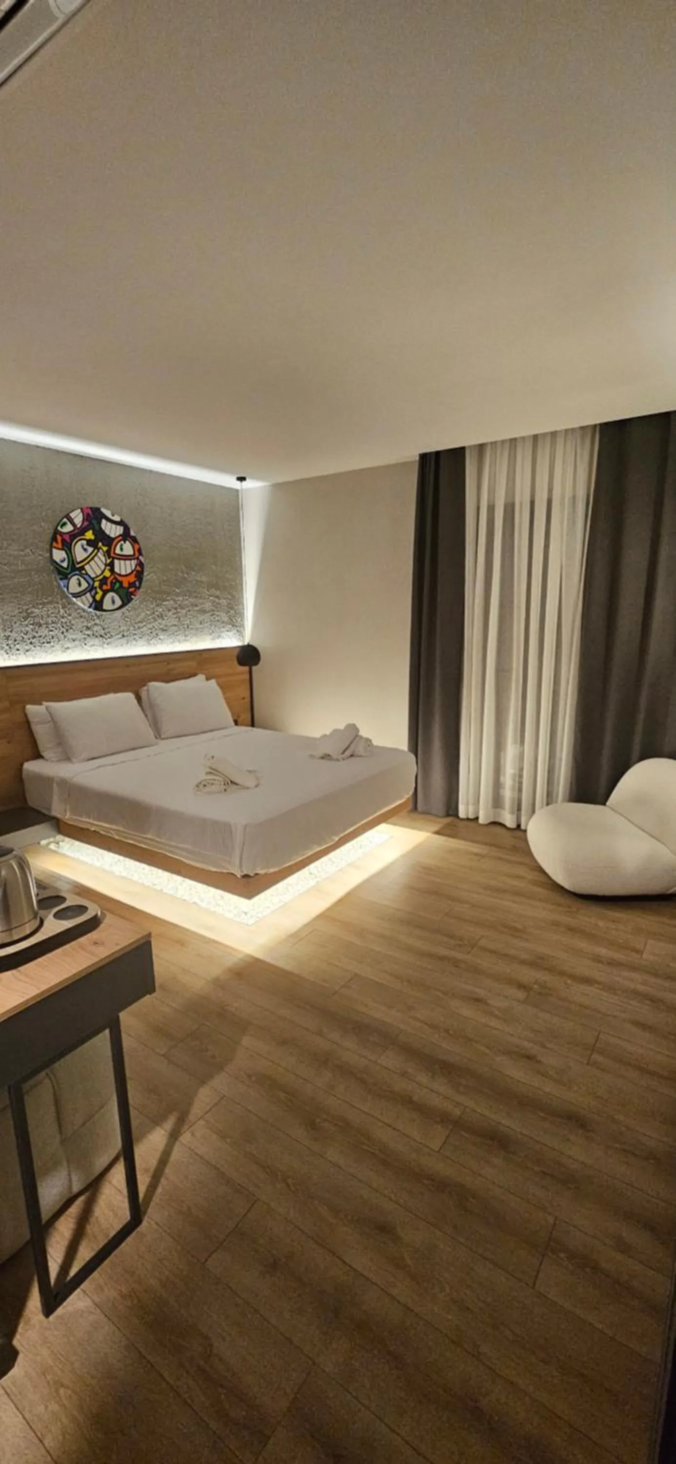 Photo of the whole room, Bed in Glitz Bodrum