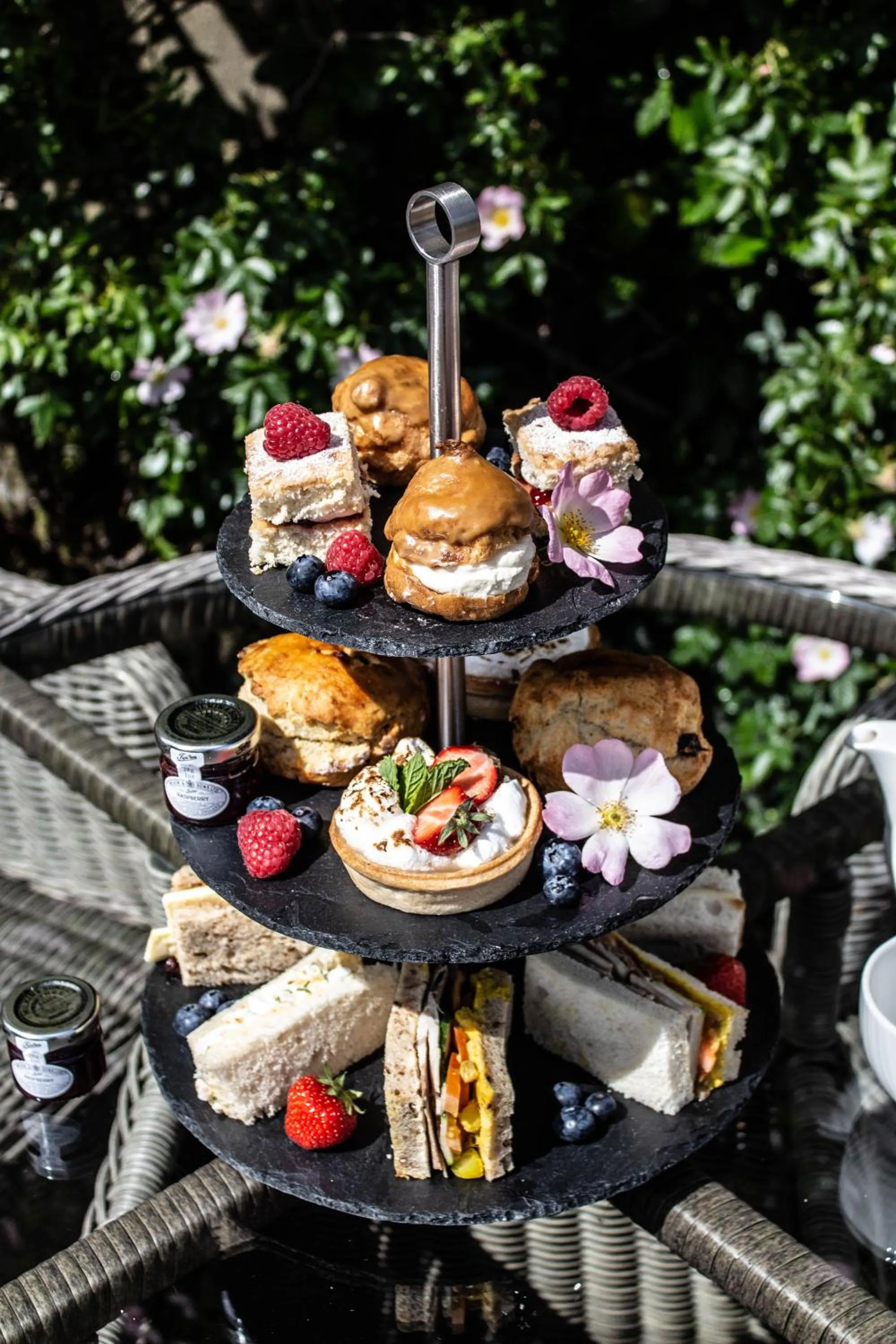 Food and drinks in Falcon Manor Hotel