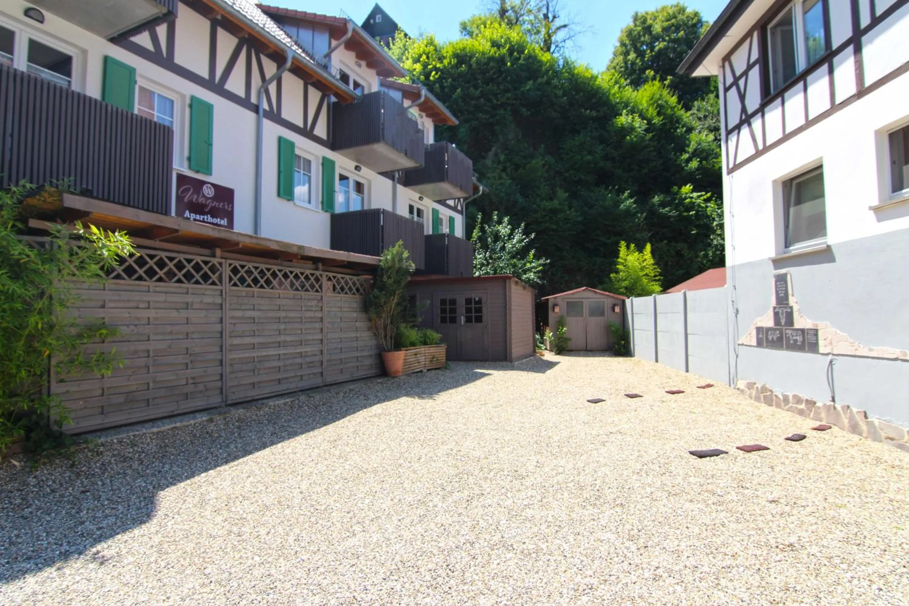 Property building in SCHUSTERjunge Aparthotel