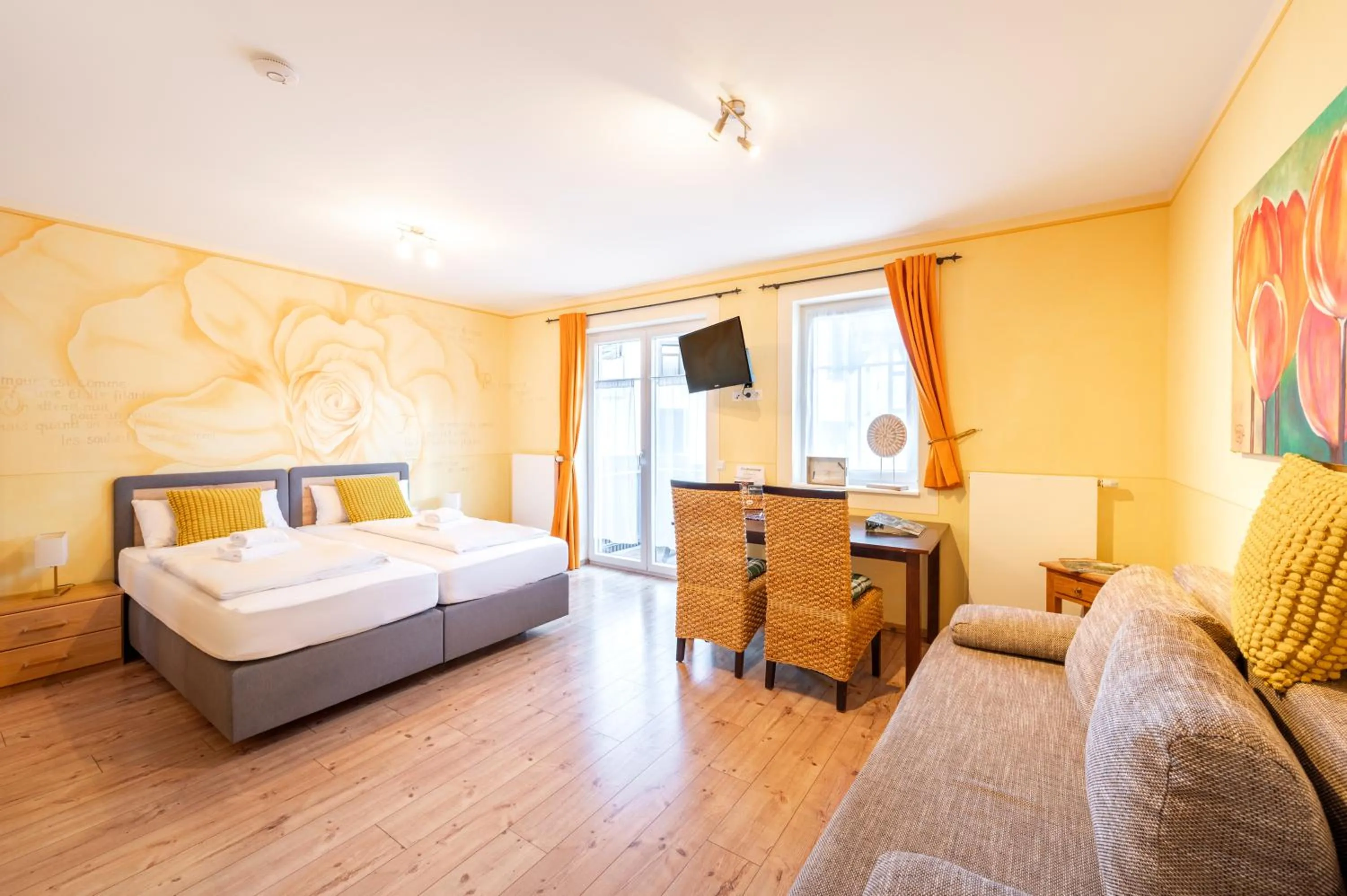 Bed in SCHUSTERjunge Aparthotel I Zentral I Studio Apartments I Küche & Bad I Parkplatz