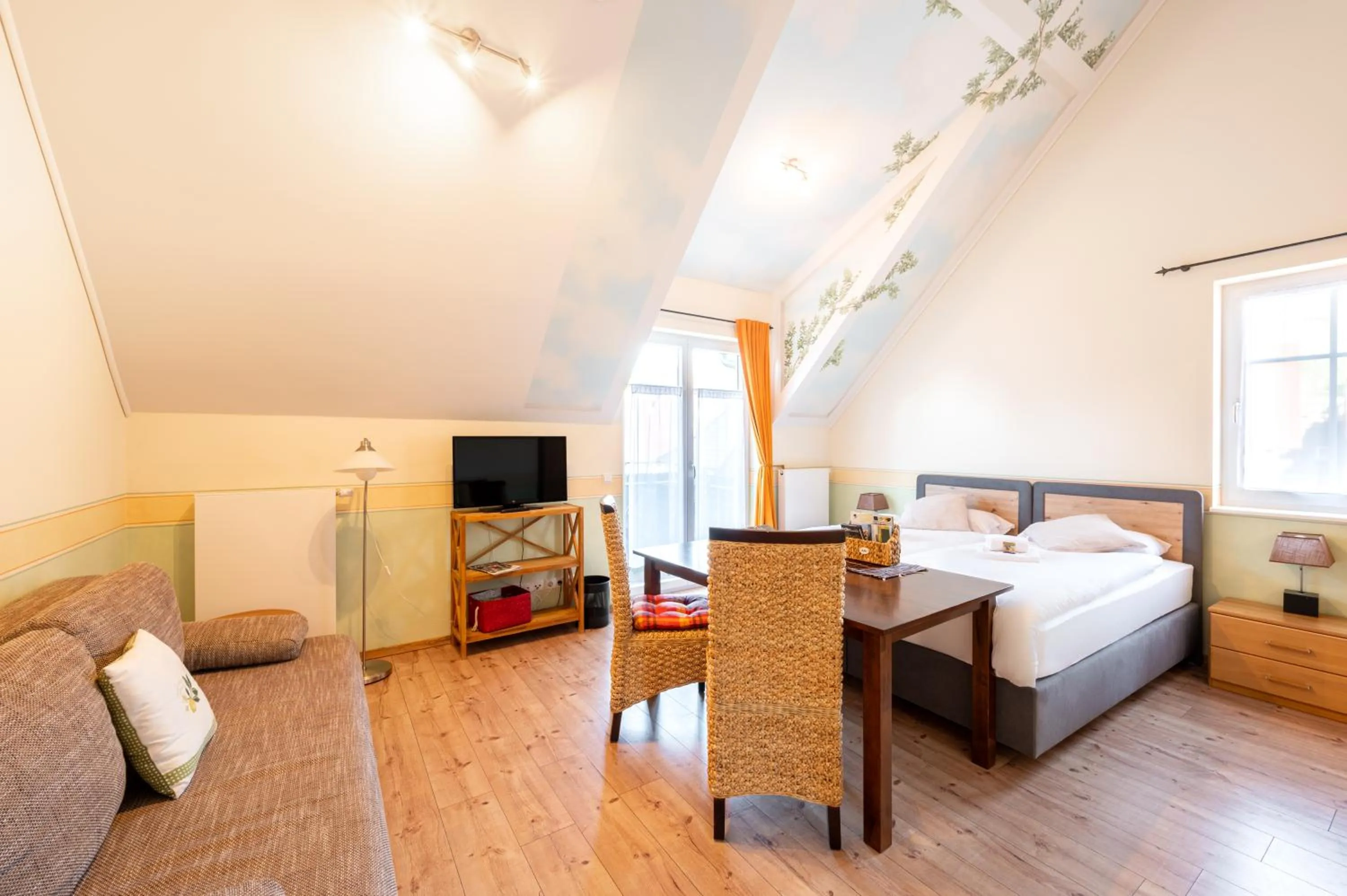 Bed in SCHUSTERjunge Aparthotel I Zentral I Studio Apartments I Küche & Bad I Parkplatz