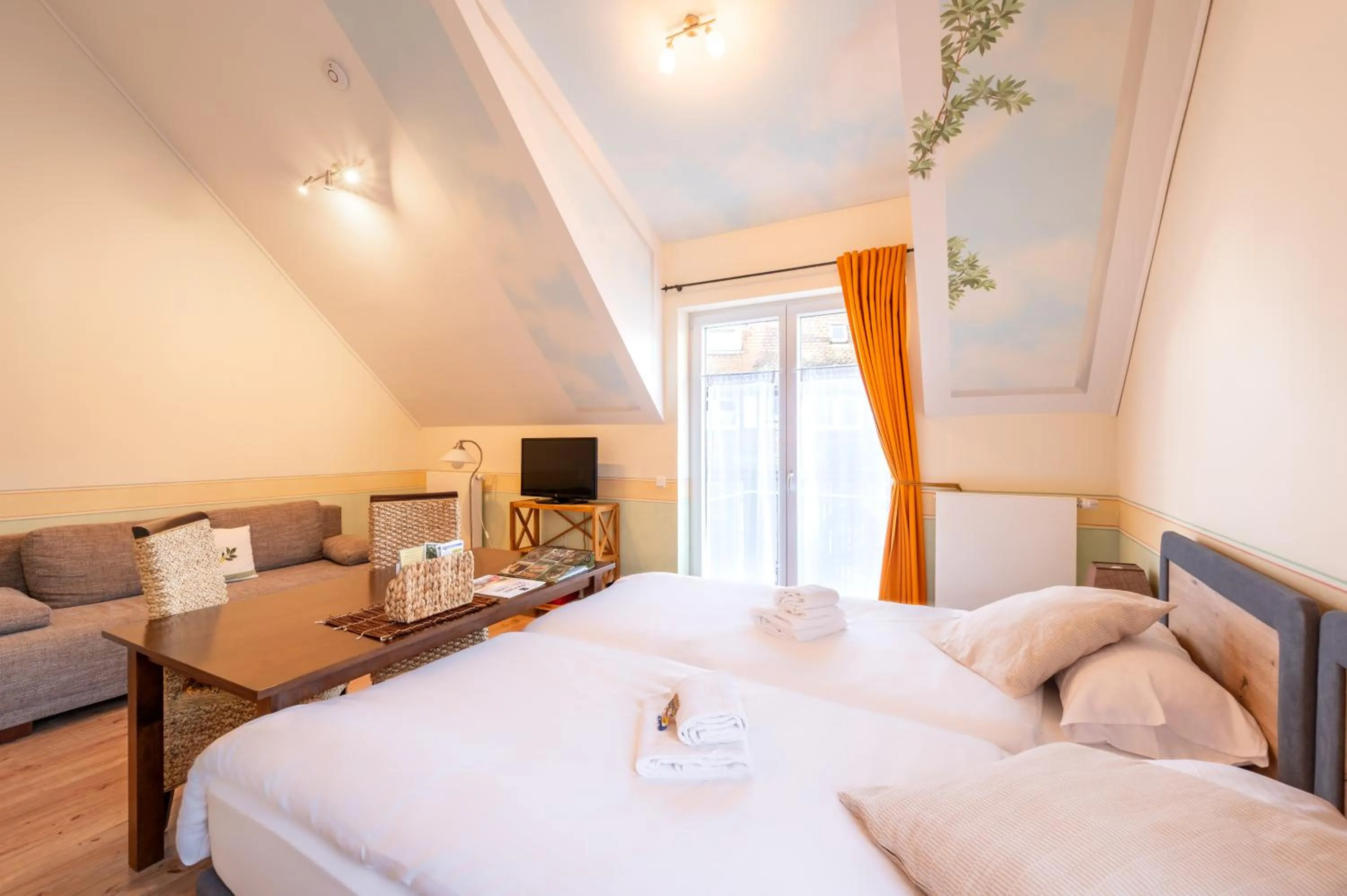 Bed in SCHUSTERjunge Aparthotel I Zentral I Studio Apartments I Küche & Bad I Parkplatz